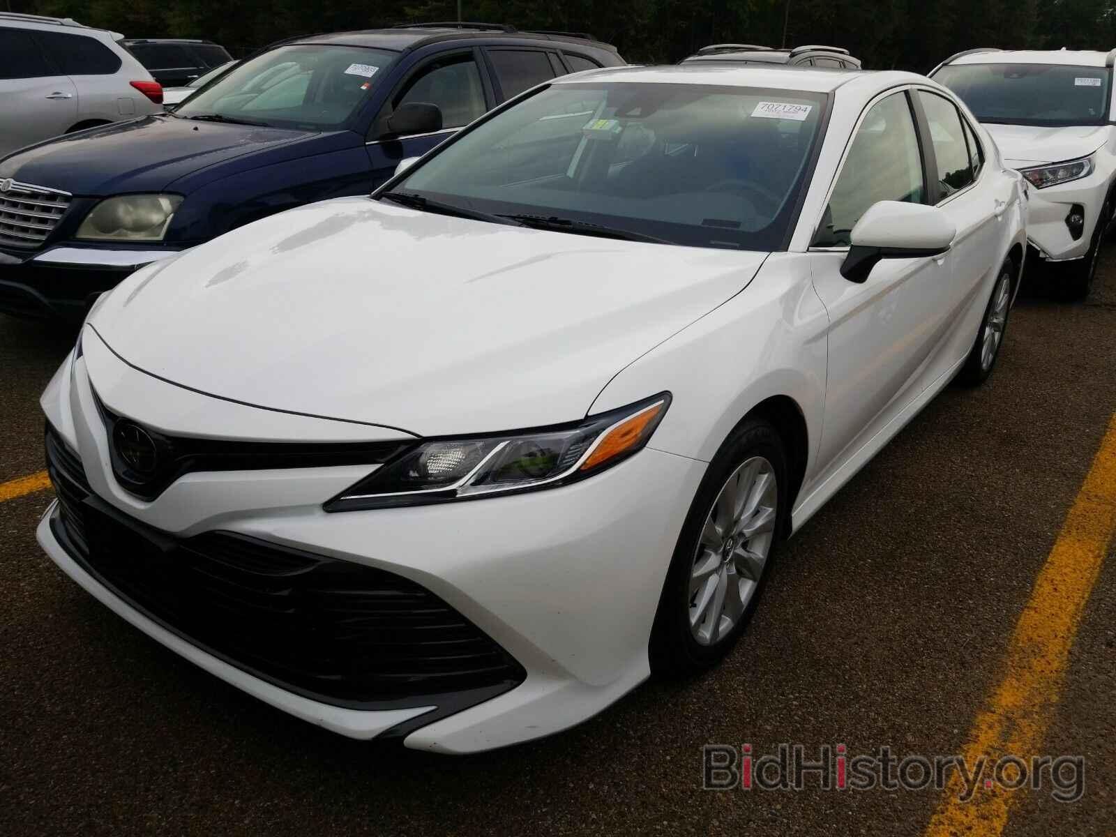 Photo 4T1B11HK5KU243425 - Toyota Camry LE 2019