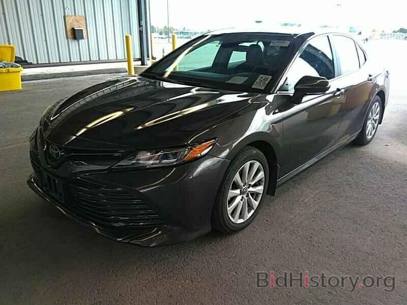 Photo 4T1B11HK0KU167564 - Toyota Camry LE 2019