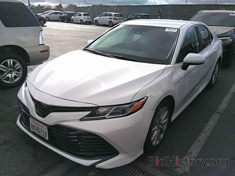 Photo 4T1C11AK8LU307859 - Toyota Camry LE 2020