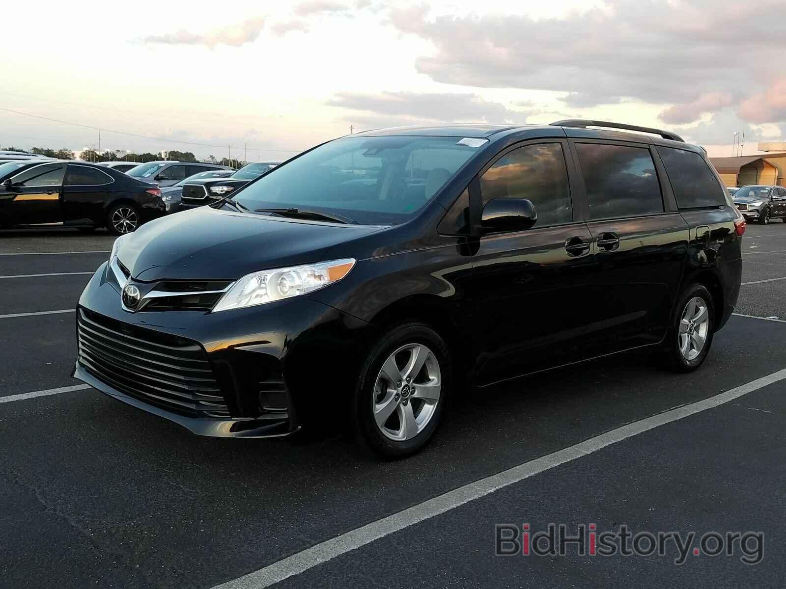 Photo 5TDKZ3DC6LS028133 - Toyota Sienna LE 2020