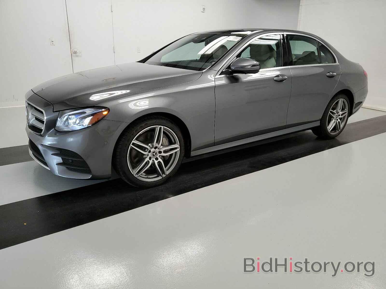 Photo WDDZF6JB6KA570726 - Mercedes-Benz E-Class 2019