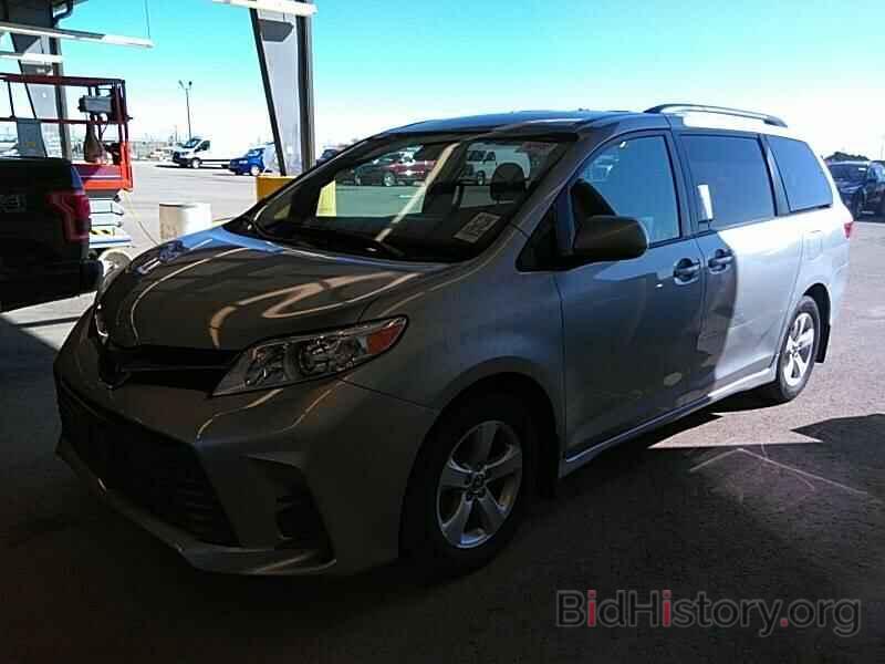 Photo 5TDKZ3DC1KS977989 - Toyota Sienna LE 2019