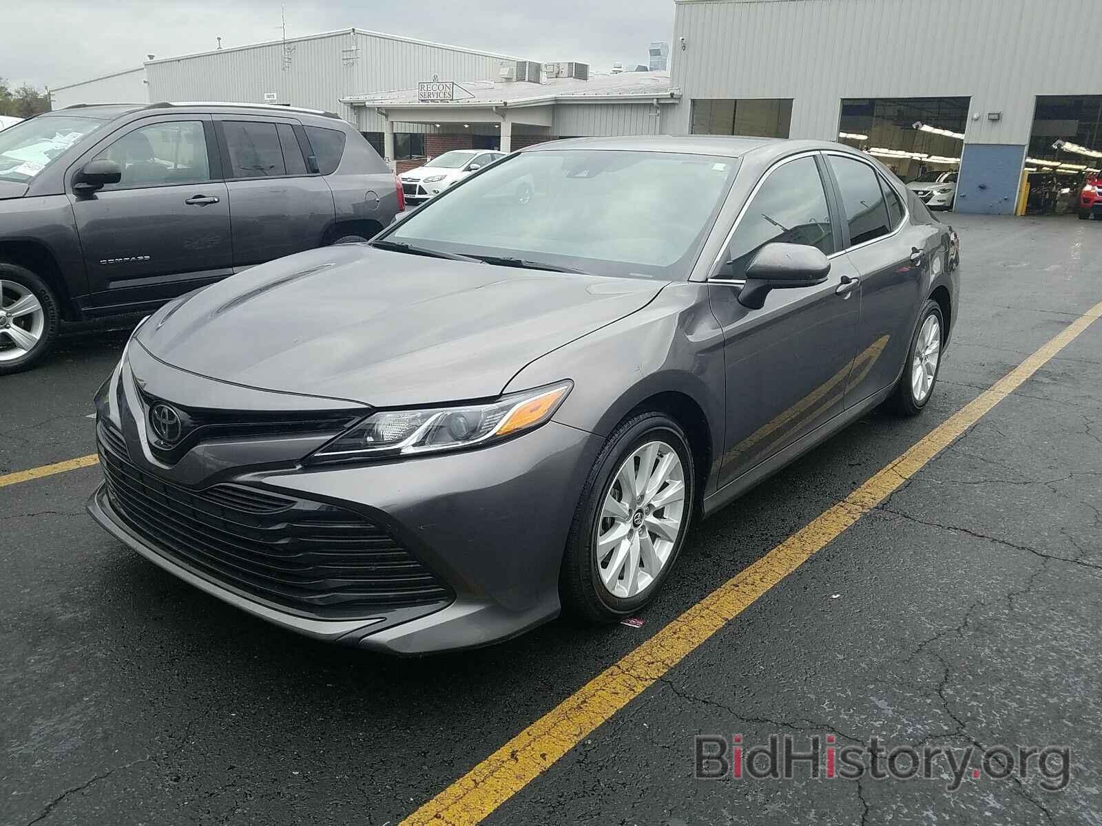 Photo 4T1B11HK1KU831967 - Toyota Camry LE 2019