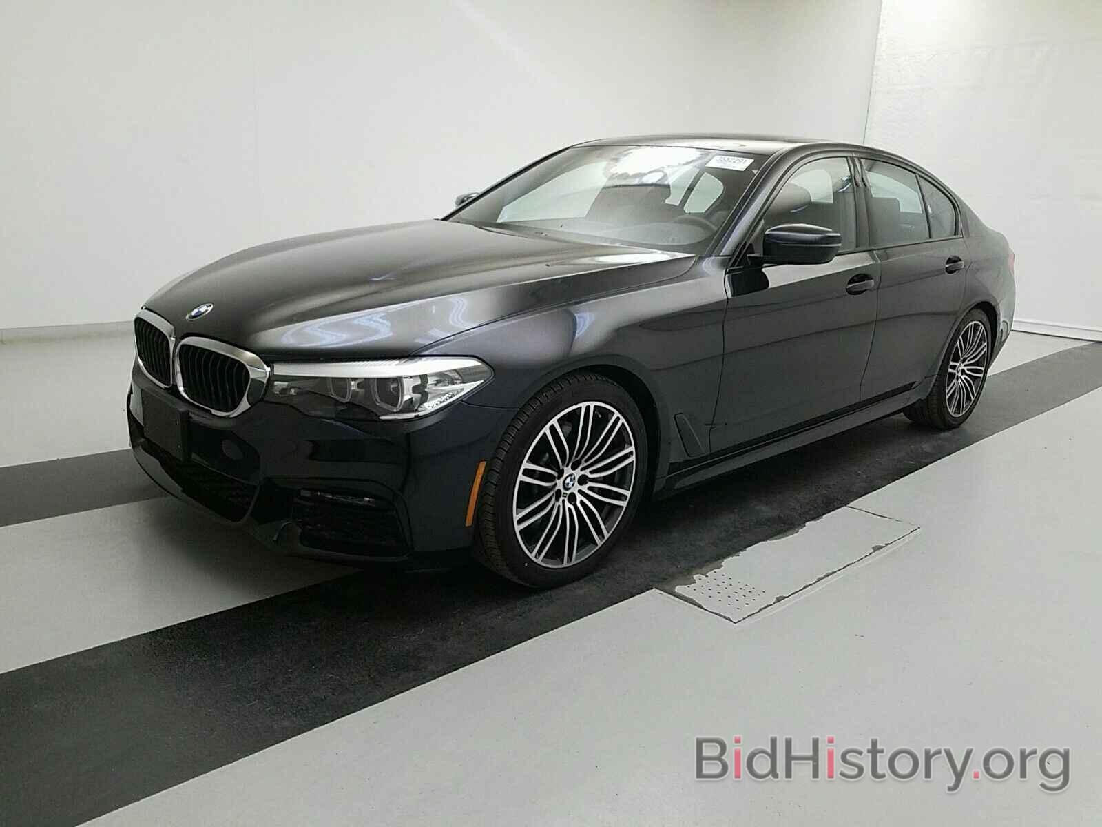 Photo WBAJE7C5XKWW36198 - BMW 5 Series 2019