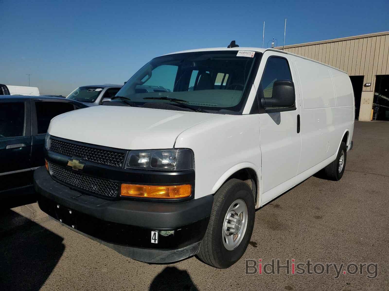 Photo 1GCWGBFG1L1153328 - Chevrolet Express Cargo Van 2020