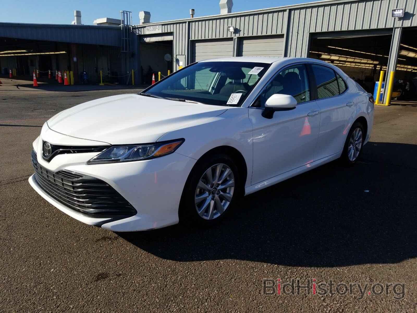 Photo 4T1B11HK8KU218177 - Toyota Camry LE 2019