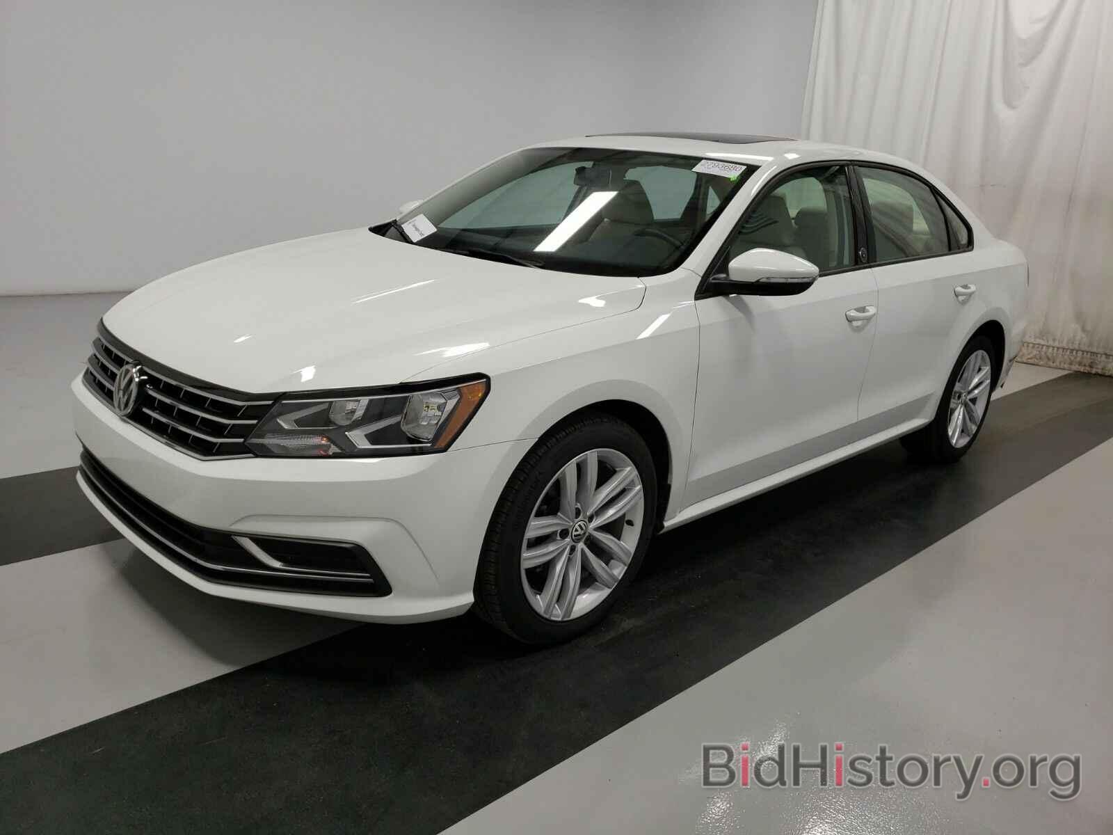 Photo 1VWLA7A32KC010121 - Volkswagen Passat 2019