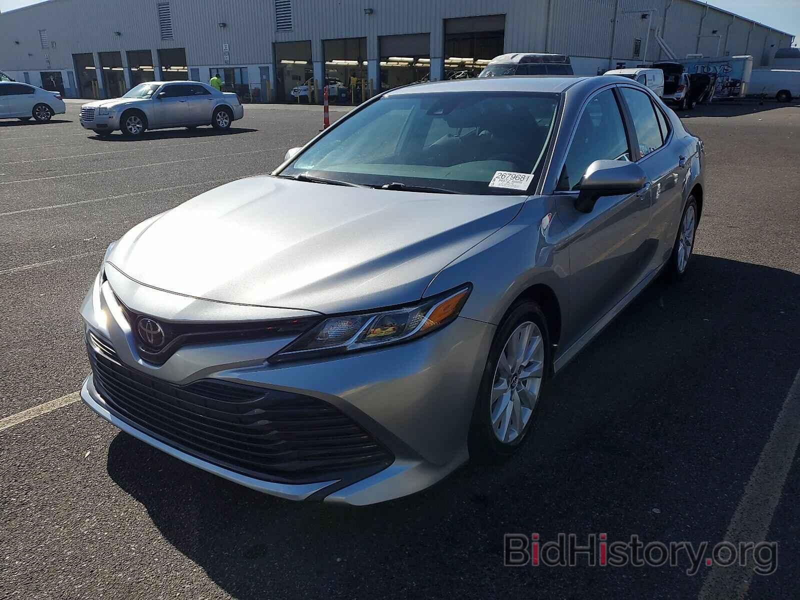 Photo 4T1B11HK7KU168601 - Toyota Camry LE 2019