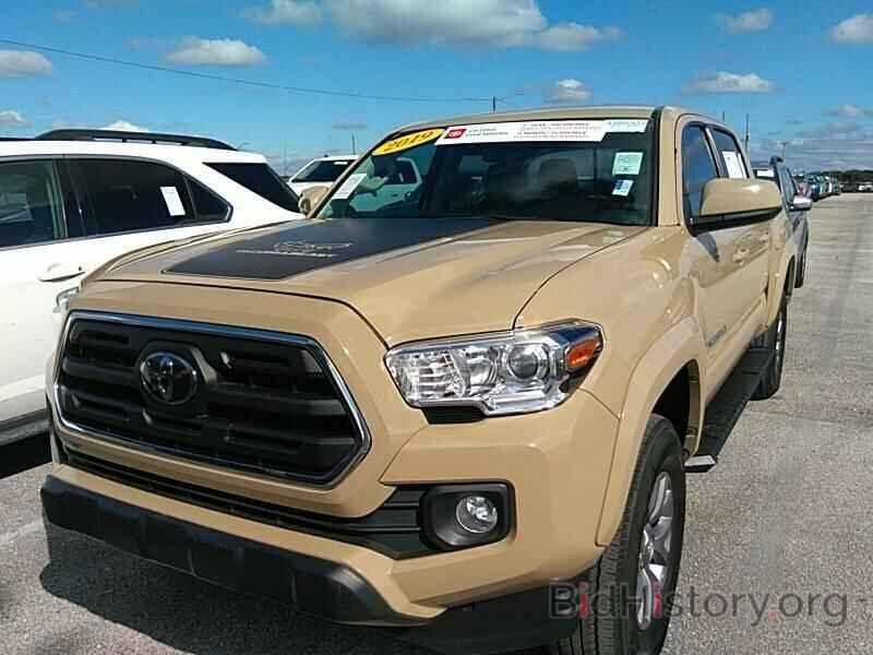 Photo 5TFAZ5CNXKX077869 - Toyota Tacoma 2WD 2019