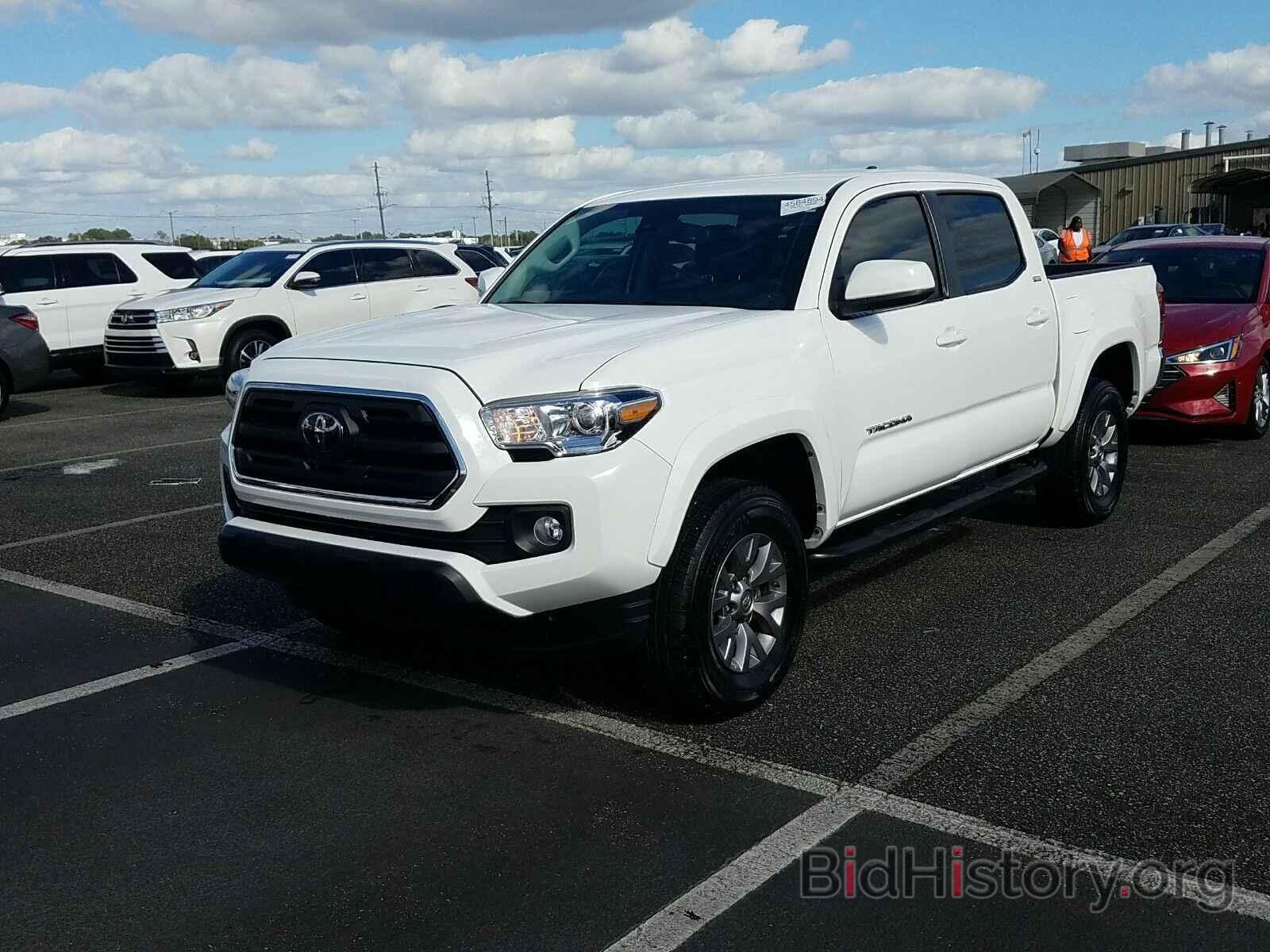 Photo 5TFAZ5CN7KX082091 - Toyota Tacoma 2WD 2019