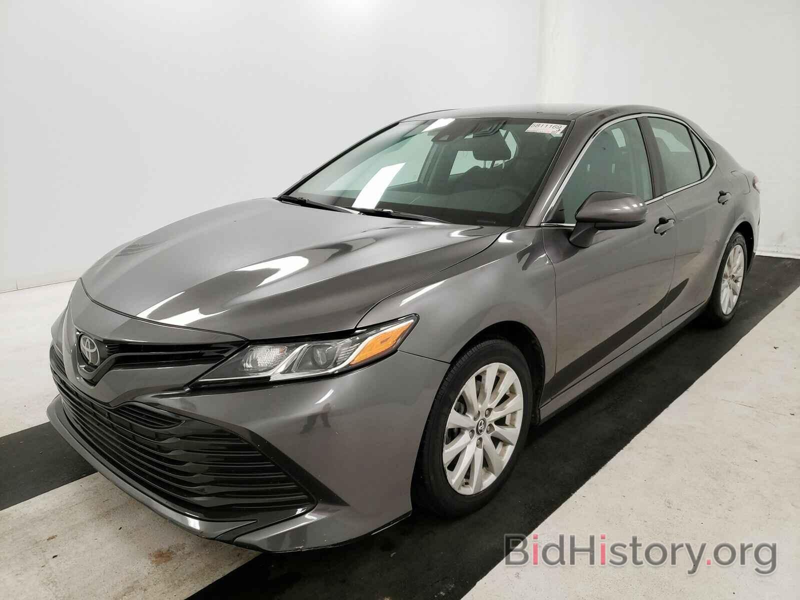 Photo 4T1B11HK6KU164779 - Toyota Camry LE 2019