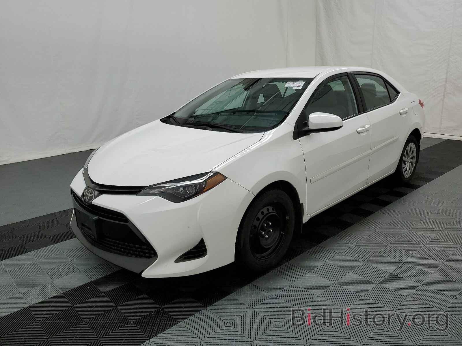 Photo 2T1BURHE5KC135923 - Toyota Corolla LE 2019