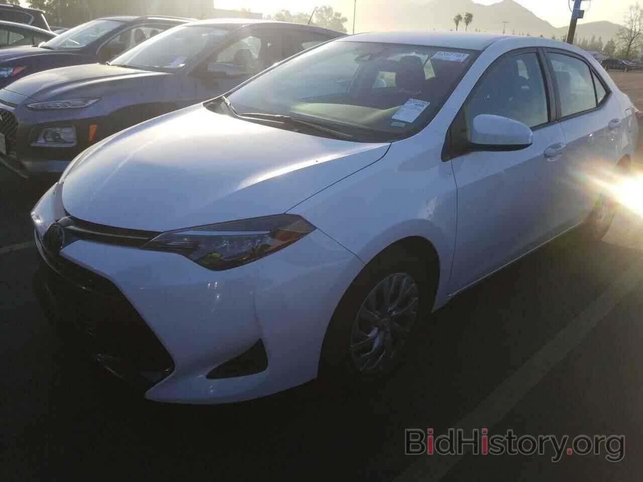 Photo 2T1BURHE3KC189821 - Toyota Corolla LE 2019