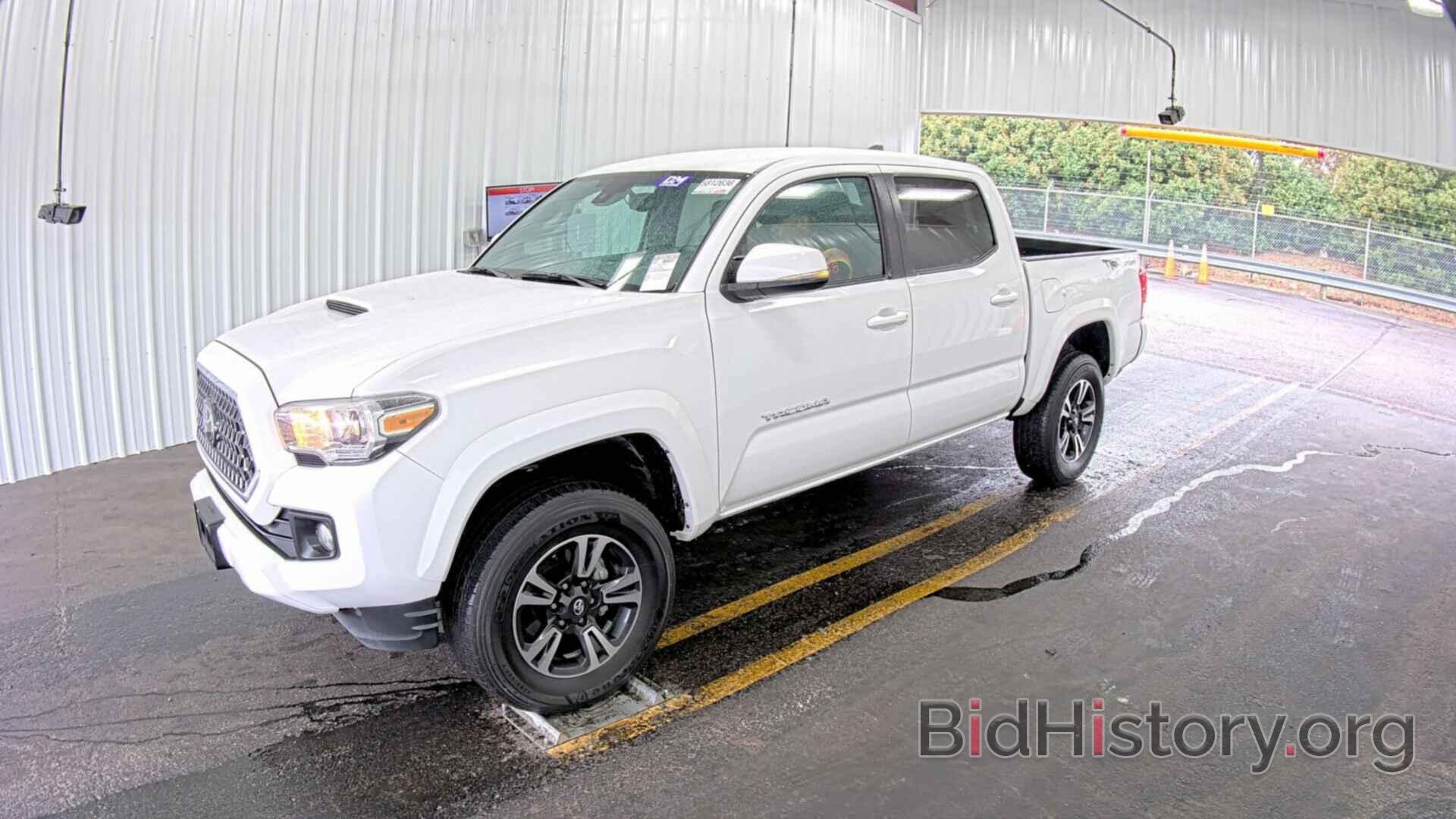 Photo 3TMAZ5CN1KM083713 - Toyota Tacoma 2WD 2019