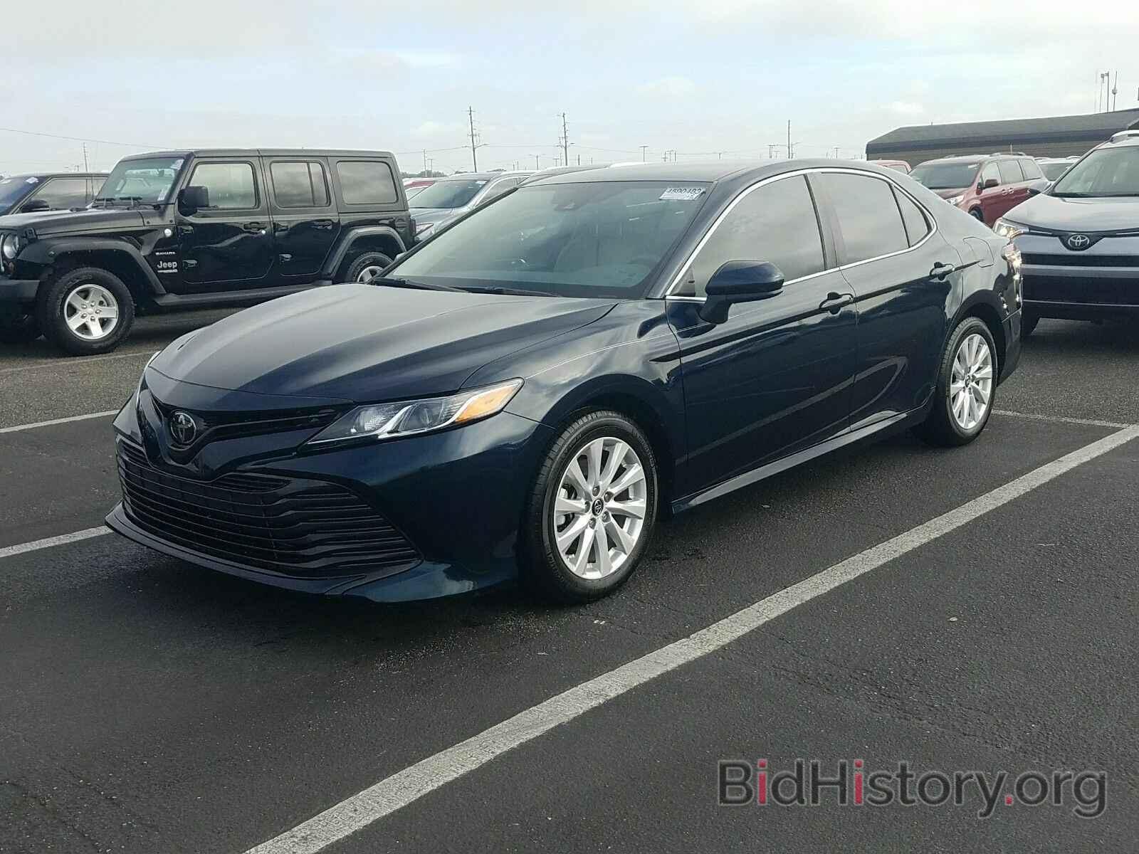 Photo 4T1B11HK2KU695896 - Toyota Camry LE 2019