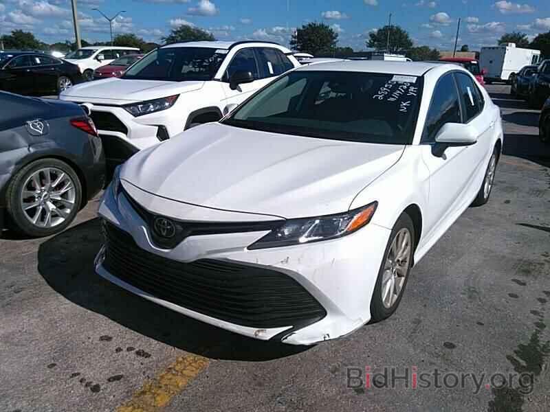 Photo 4T1B11HK9KU289551 - Toyota Camry LE 2019