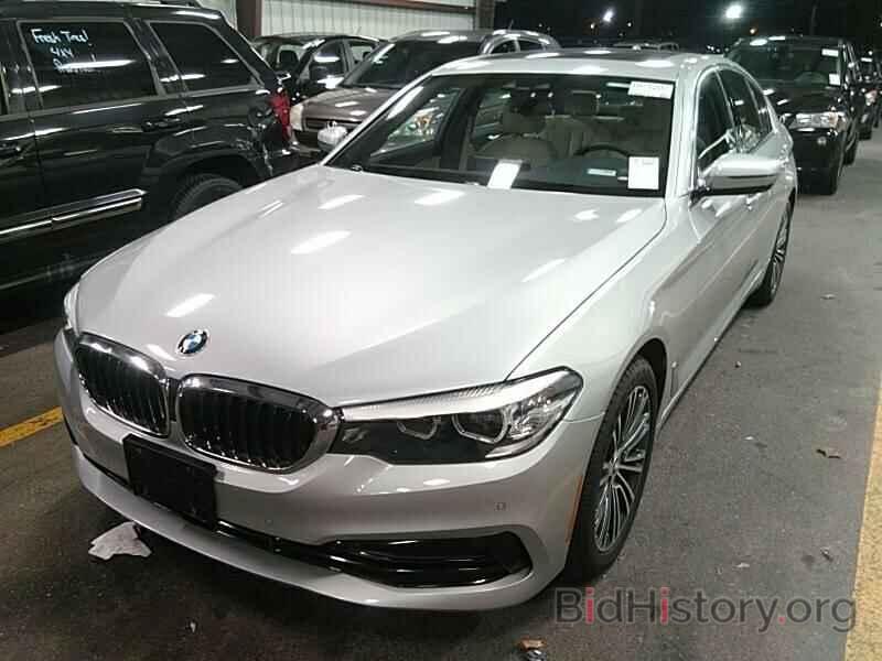 Photo WBAJR7C09LWW54296 - BMW 5 Series 2020