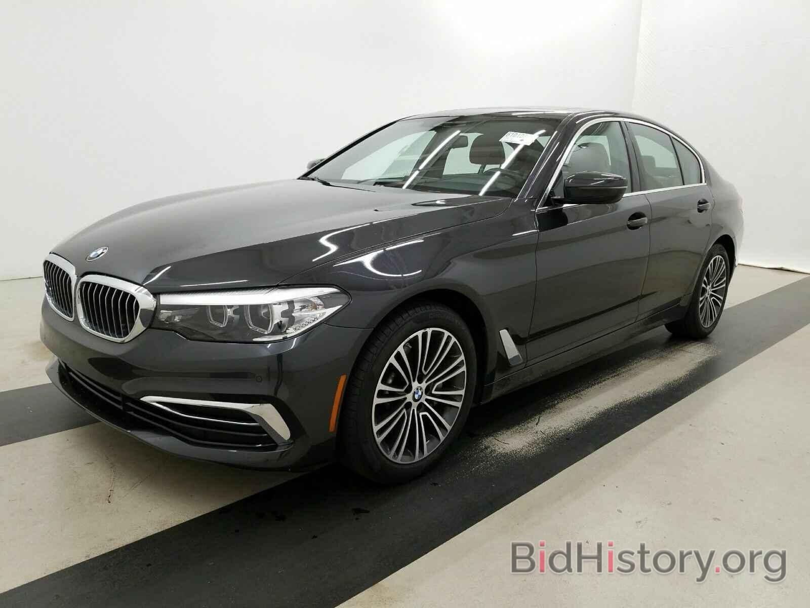 Photo WBAJA5C5XKWW45712 - BMW 5 Series 2019