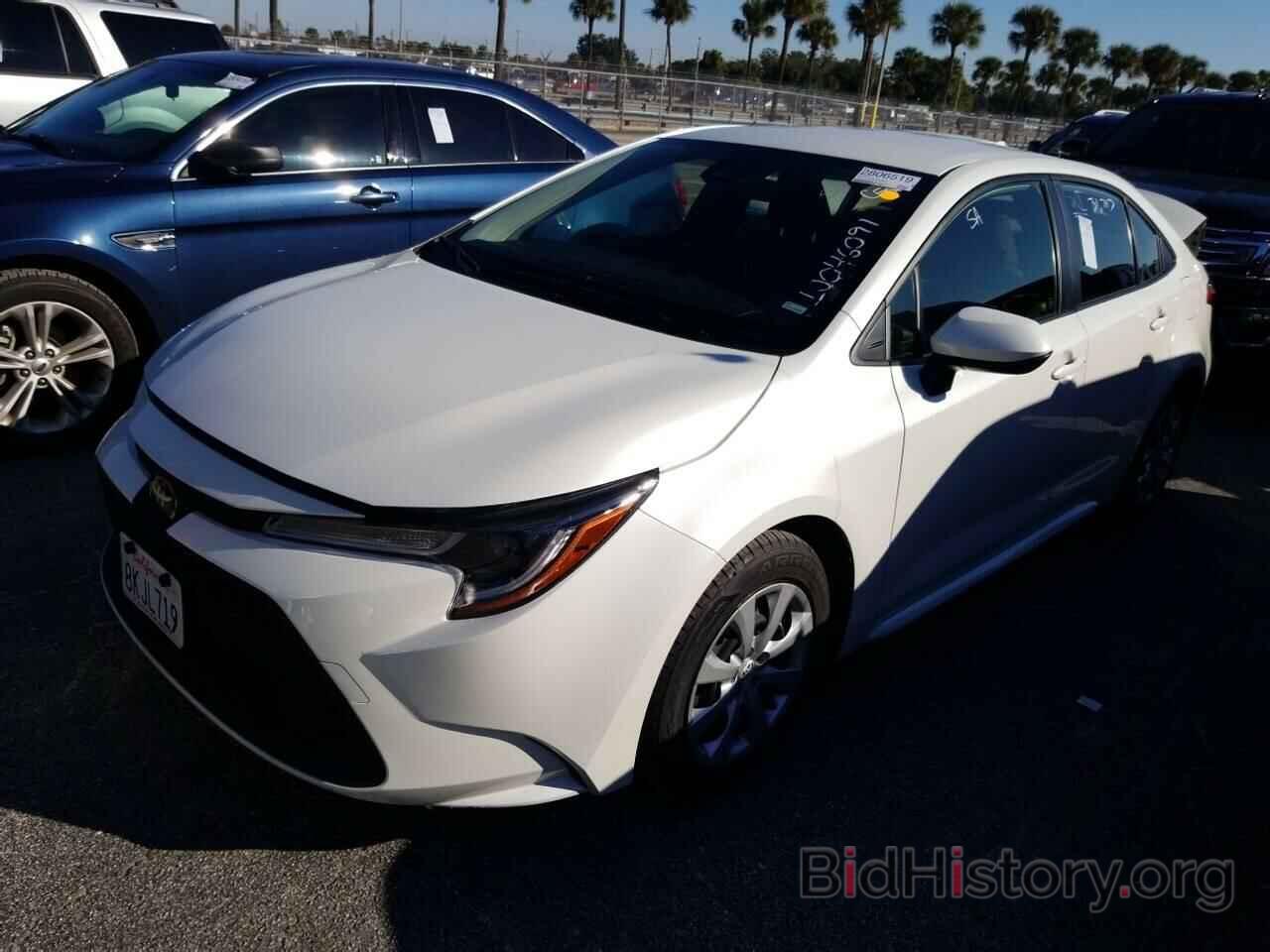 Photo JTDEPRAE6LJ046091 - Toyota Corolla LE 2020