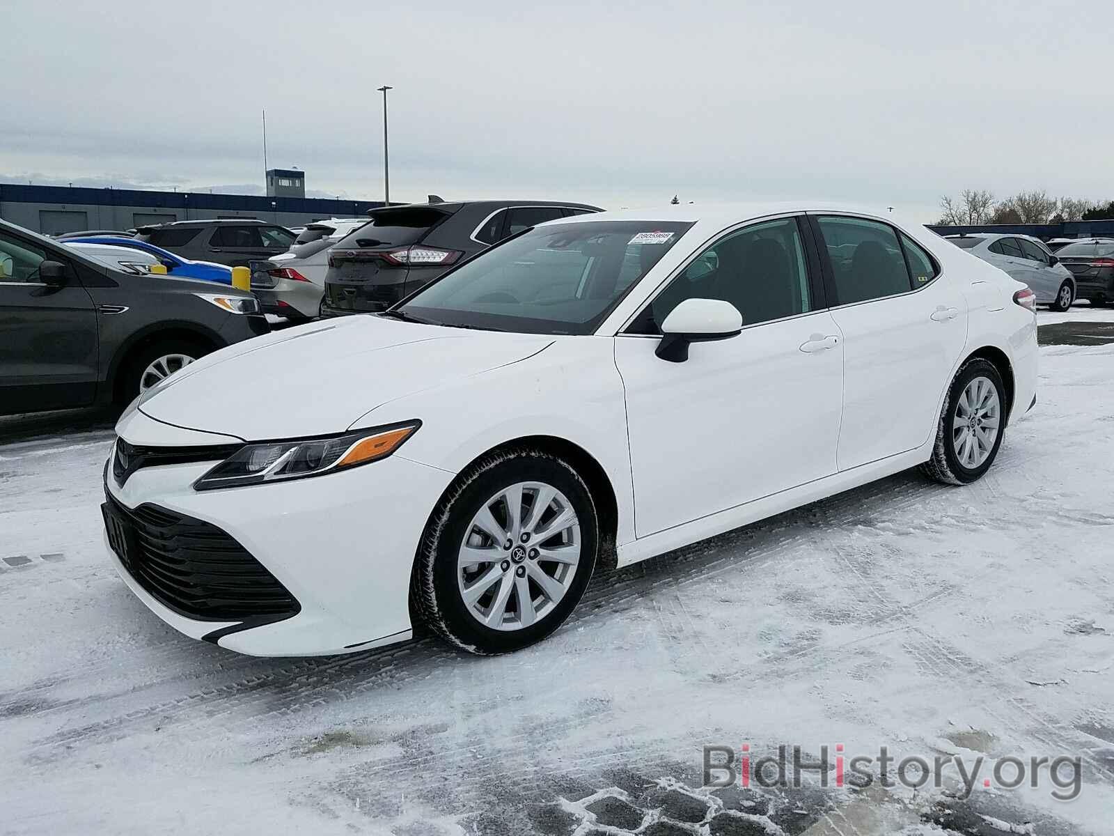 Photo 4T1B11HK1KU251148 - Toyota Camry LE 2019