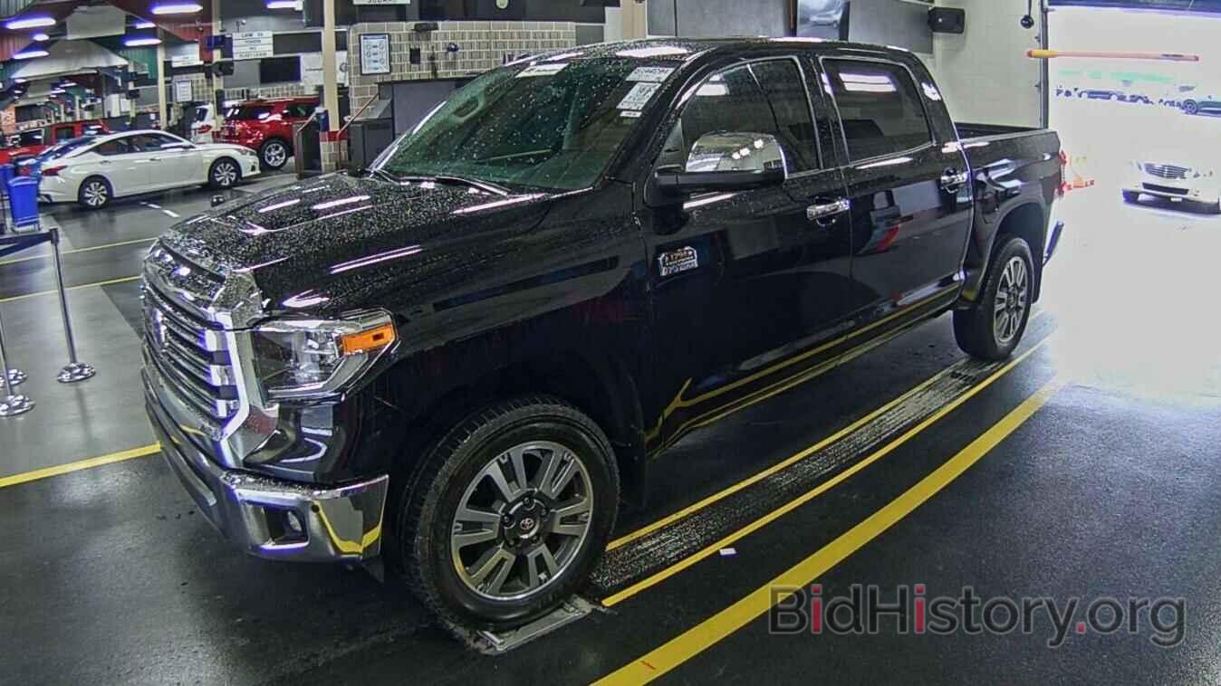 Photo 5TFAY5F12KX820598 - Toyota Tundra 4WD 2019