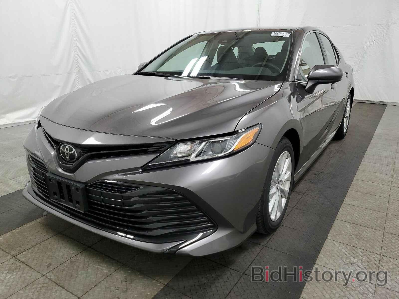 Photo 4T1B11HK5KU688960 - Toyota Camry LE 2019