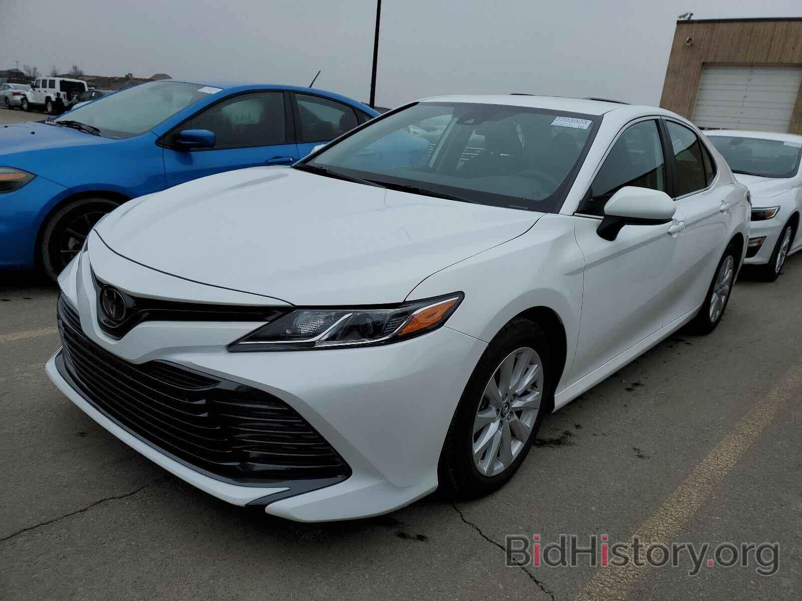 Photo 4T1C11AK4LU930363 - Toyota Camry LE 2020