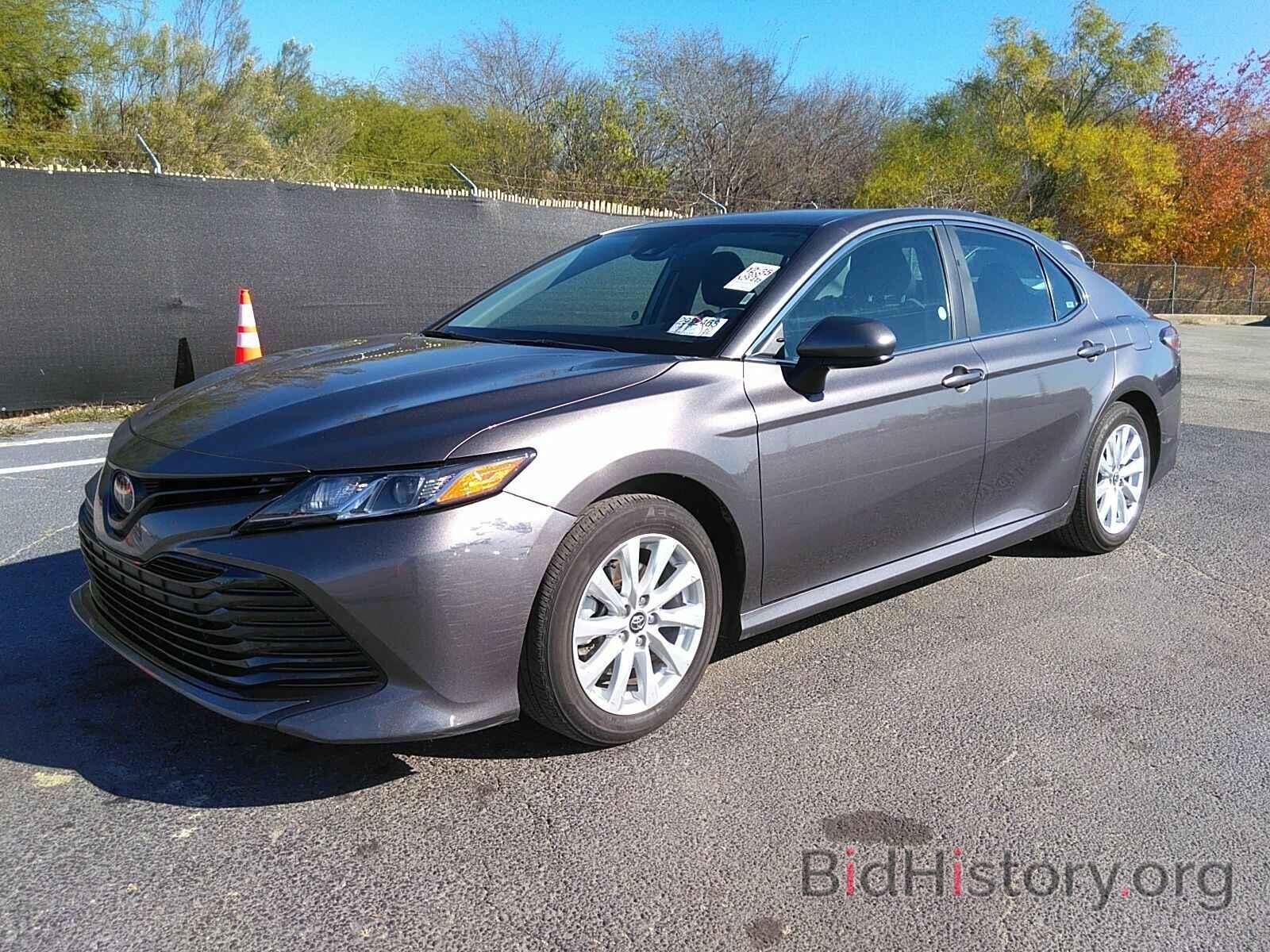 Photo 4T1C11AKXLU308012 - Toyota Camry LE 2020