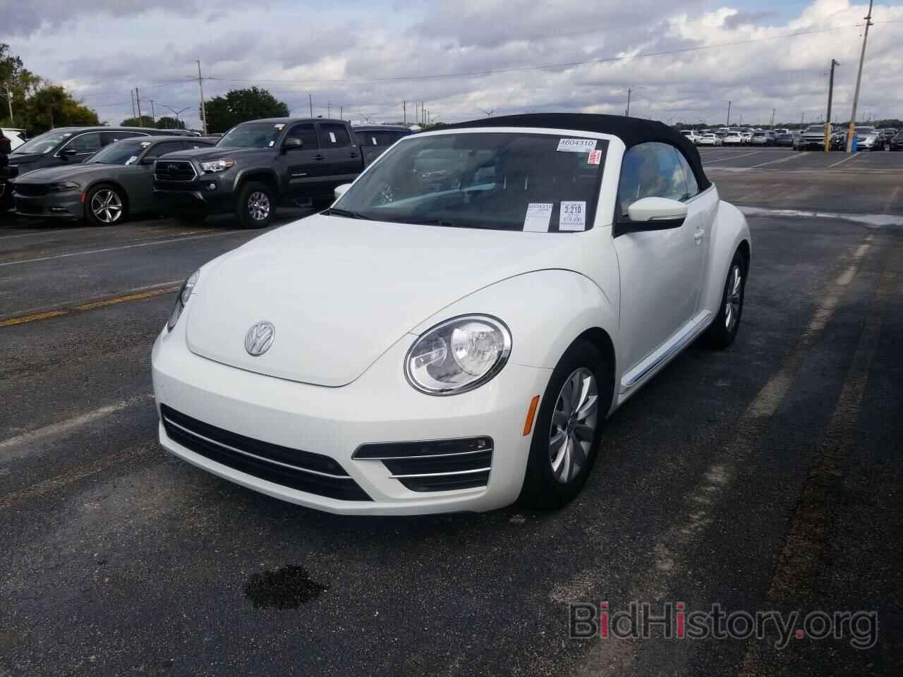 Photo 3VW5DAAT0KM503906 - Volkswagen Beetle Convertible 2019