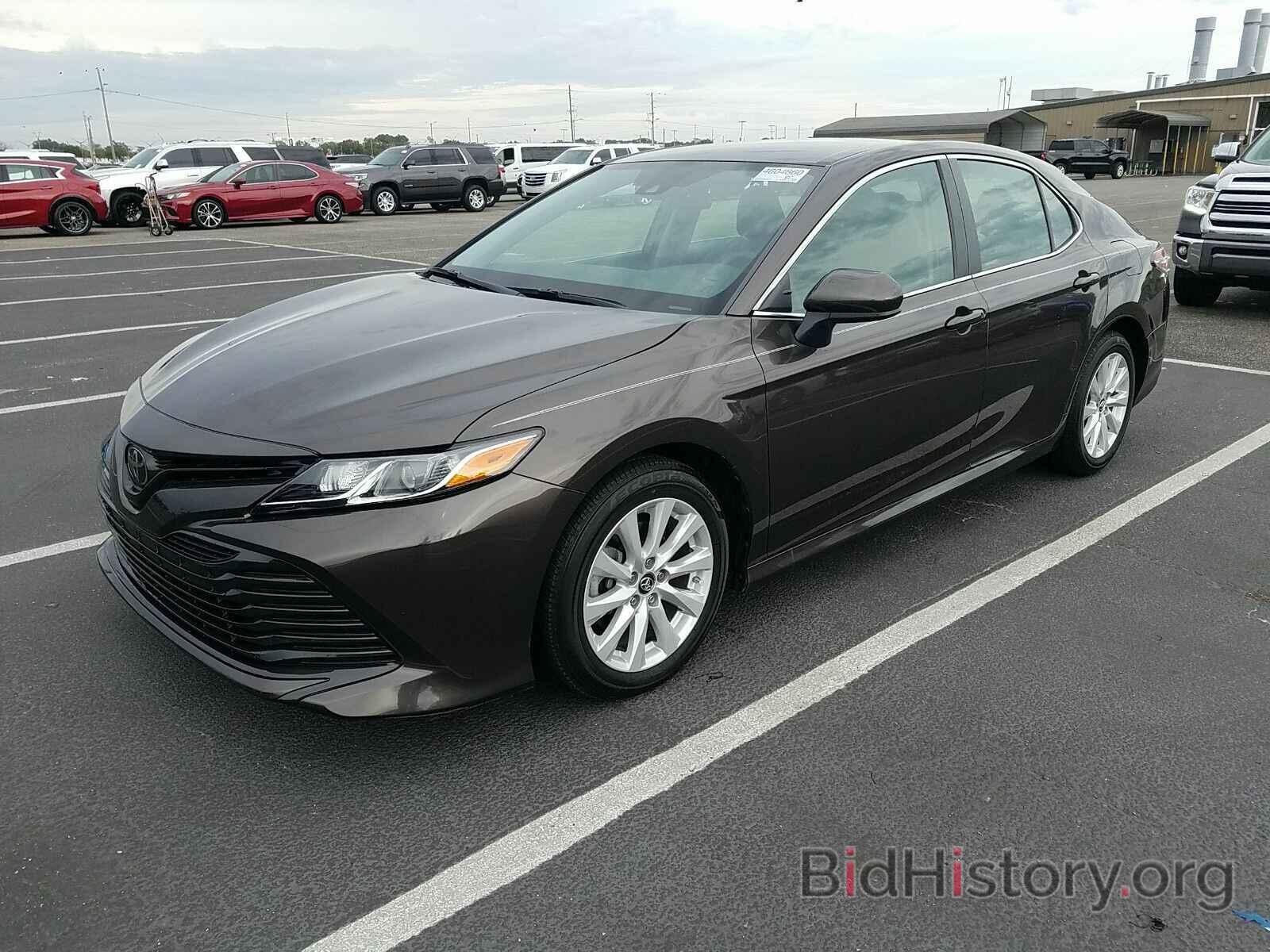 Photo 4T1B11HK2KU694568 - Toyota Camry LE 2019