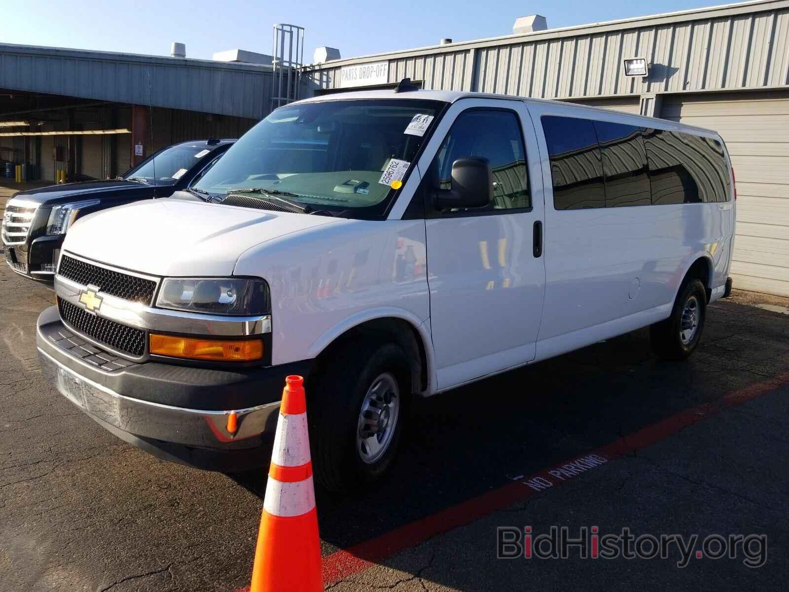 Photo 1GAZGPFG4K1152675 - Chevrolet Express Passenger 2019