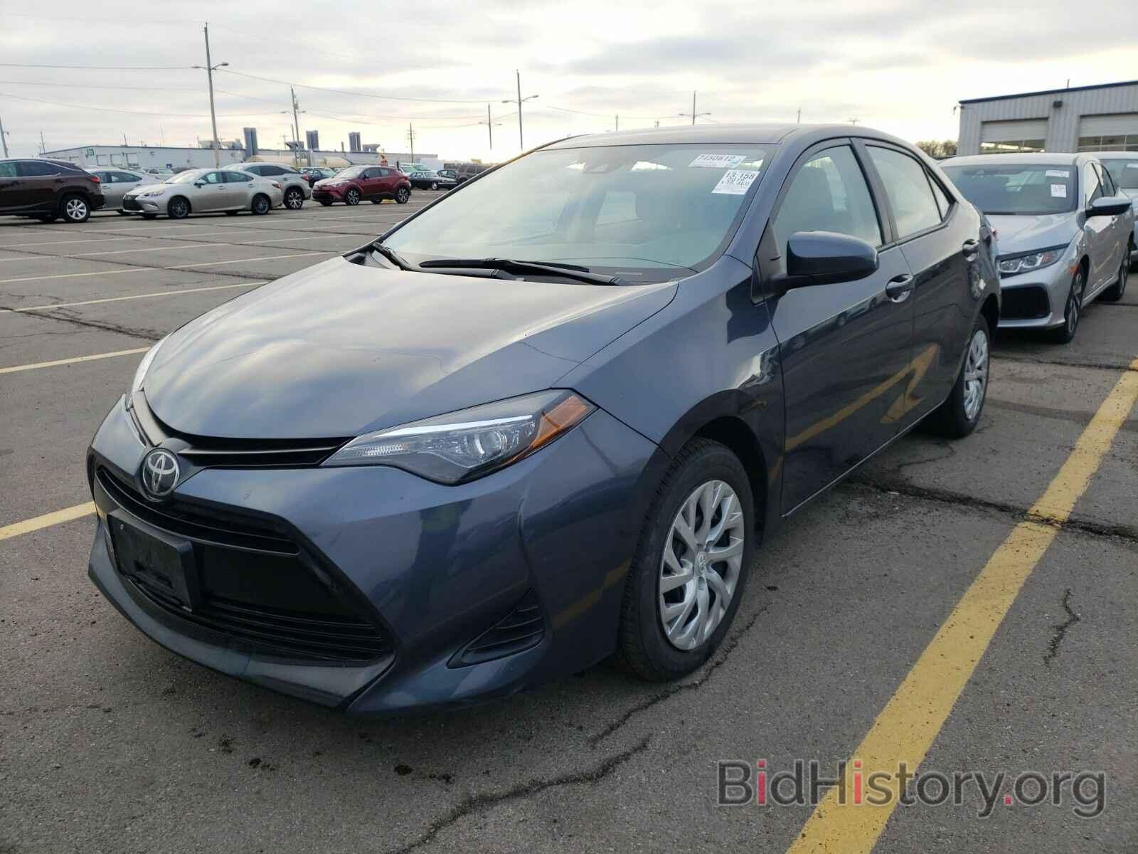 Photo 5YFBURHE4KP911782 - Toyota Corolla LE 2019