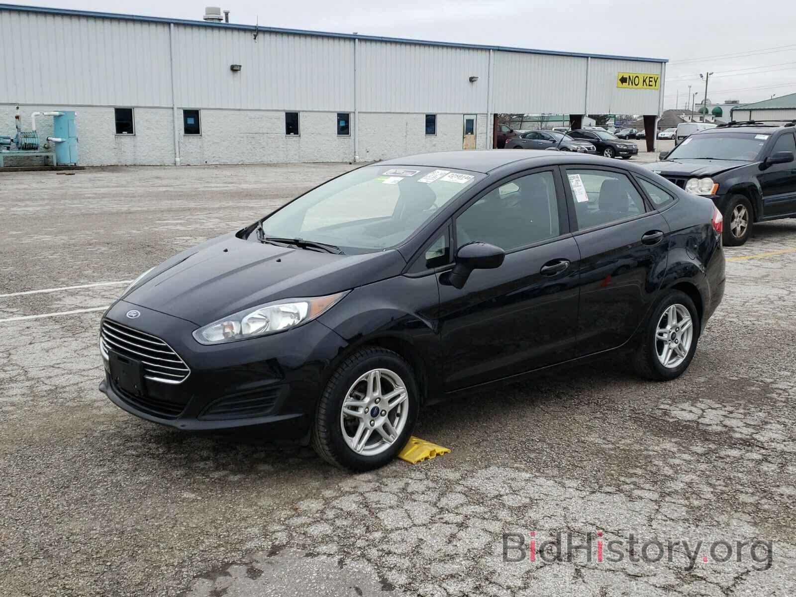 Photo 3FADP4BJ8KM156092 - Ford Fiesta 2019