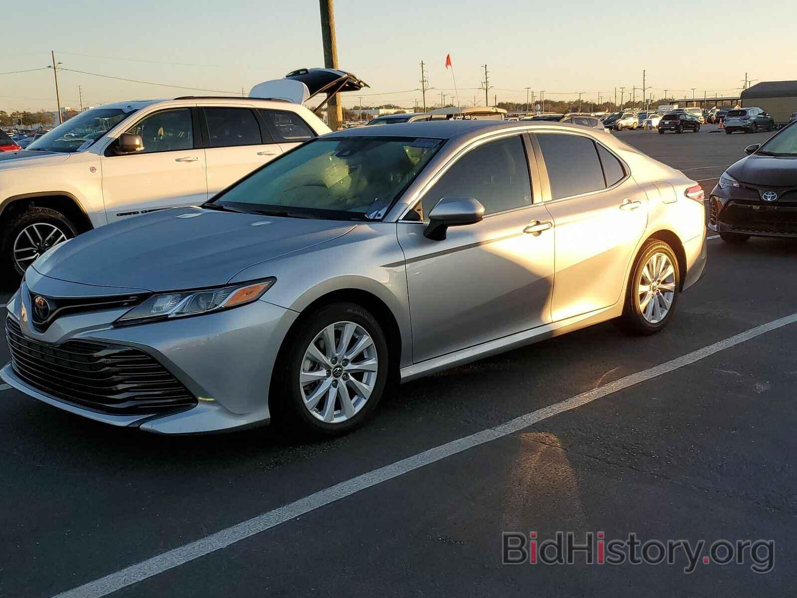 Photo 4T1B11HK9KU189725 - Toyota Camry LE 2019