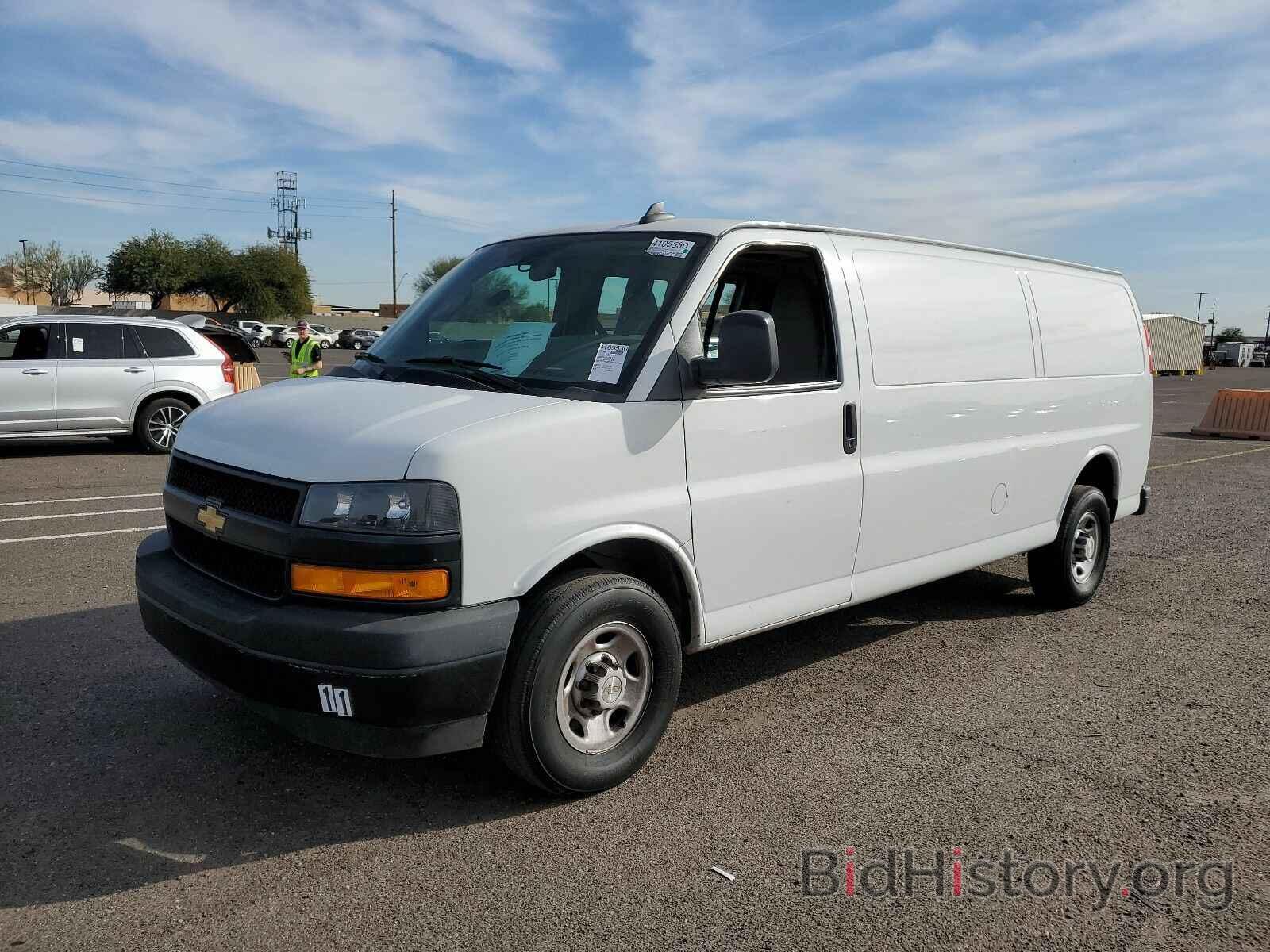 Photo 1GCWGBFG8L1140897 - Chevrolet Express Cargo Van 2020