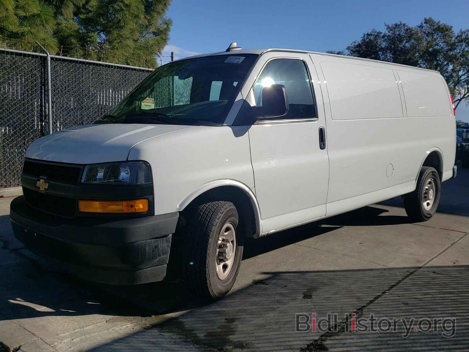 Photo 1GCWGBFGXL1151559 - Chevrolet Express Cargo Van 2020
