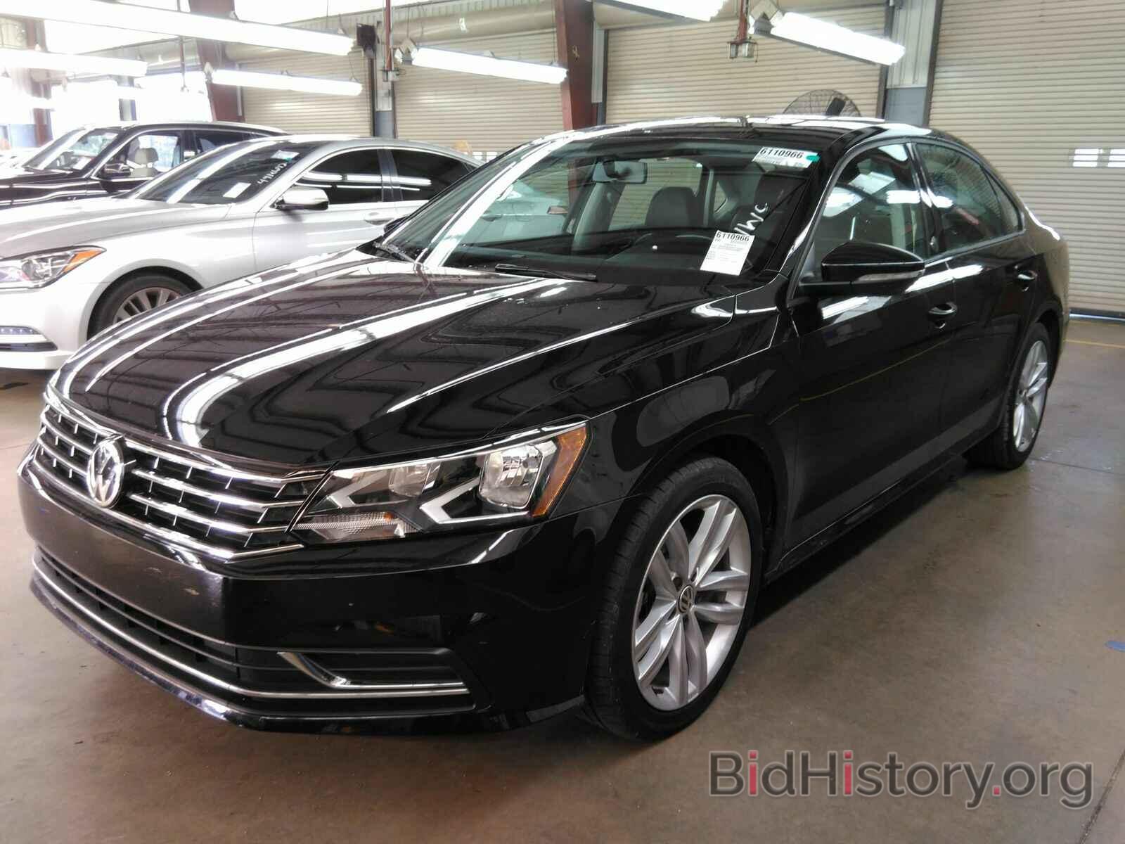 Photo 1VWLA7A30KC004687 - Volkswagen Passat 2019