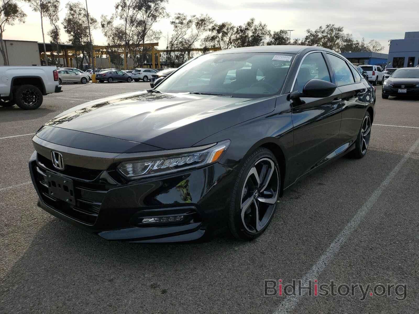 Photo 1HGCV1F31LA050332 - Honda Accord Sedan 2020