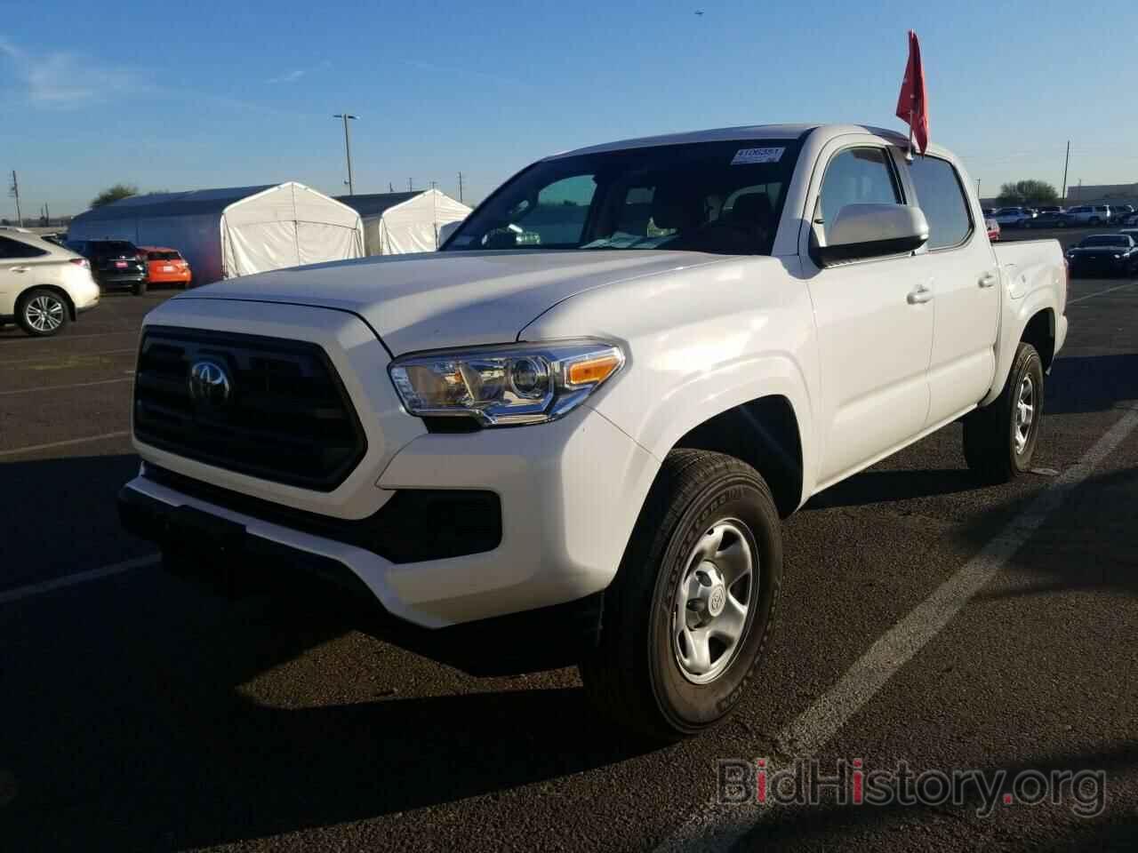 Photo 5TFAX5GN2KX155013 - Toyota Tacoma 2WD 2019