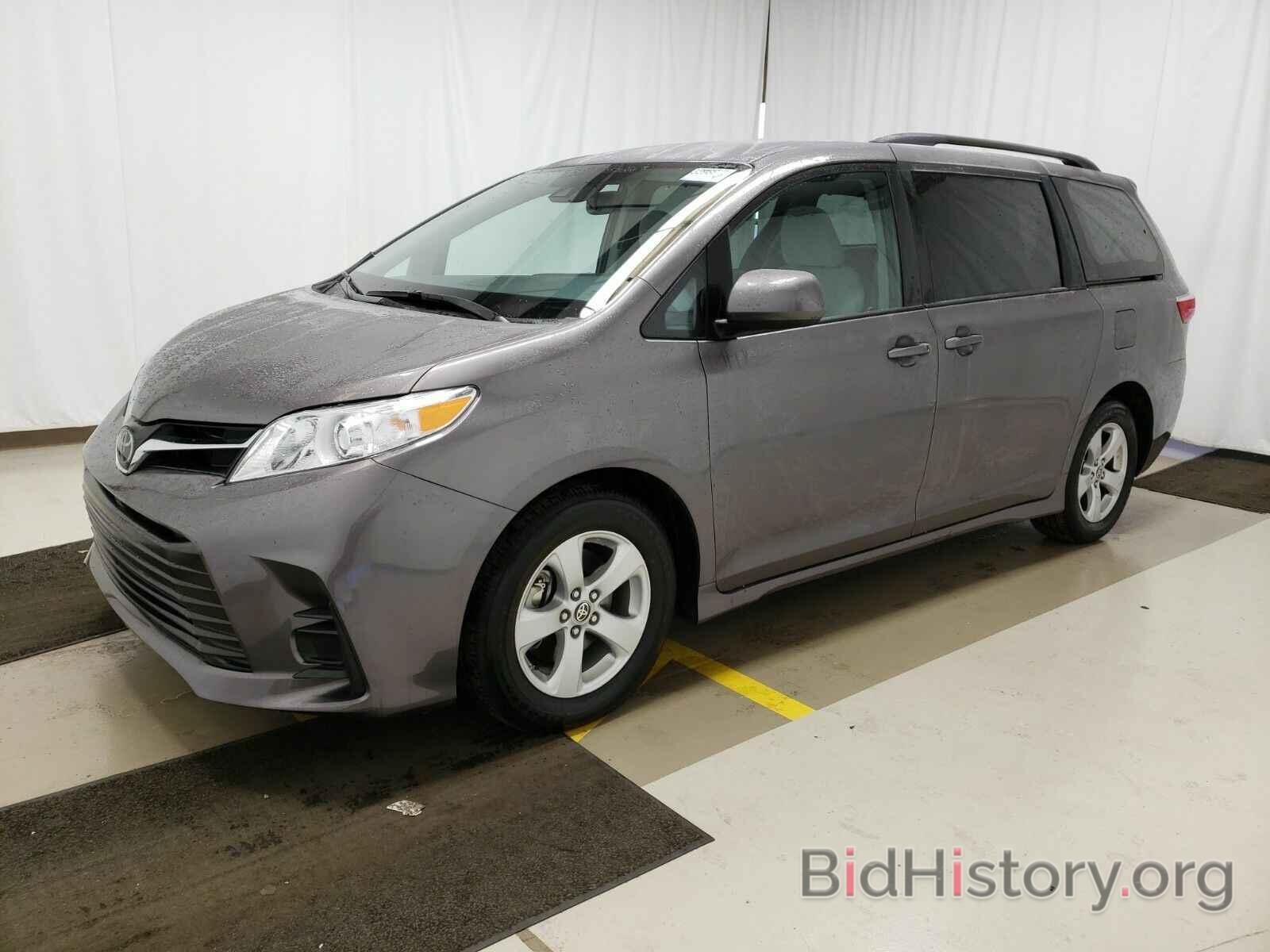 Photo 5TDKZ3DC3LS064667 - Toyota Sienna LE 2020