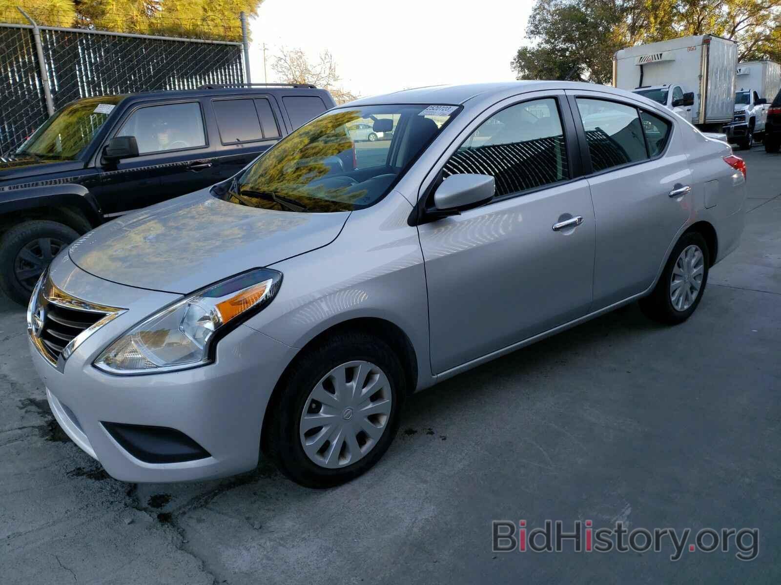 Photo 3N1CN7AP2KL852975 - Nissan Versa Sedan 2019