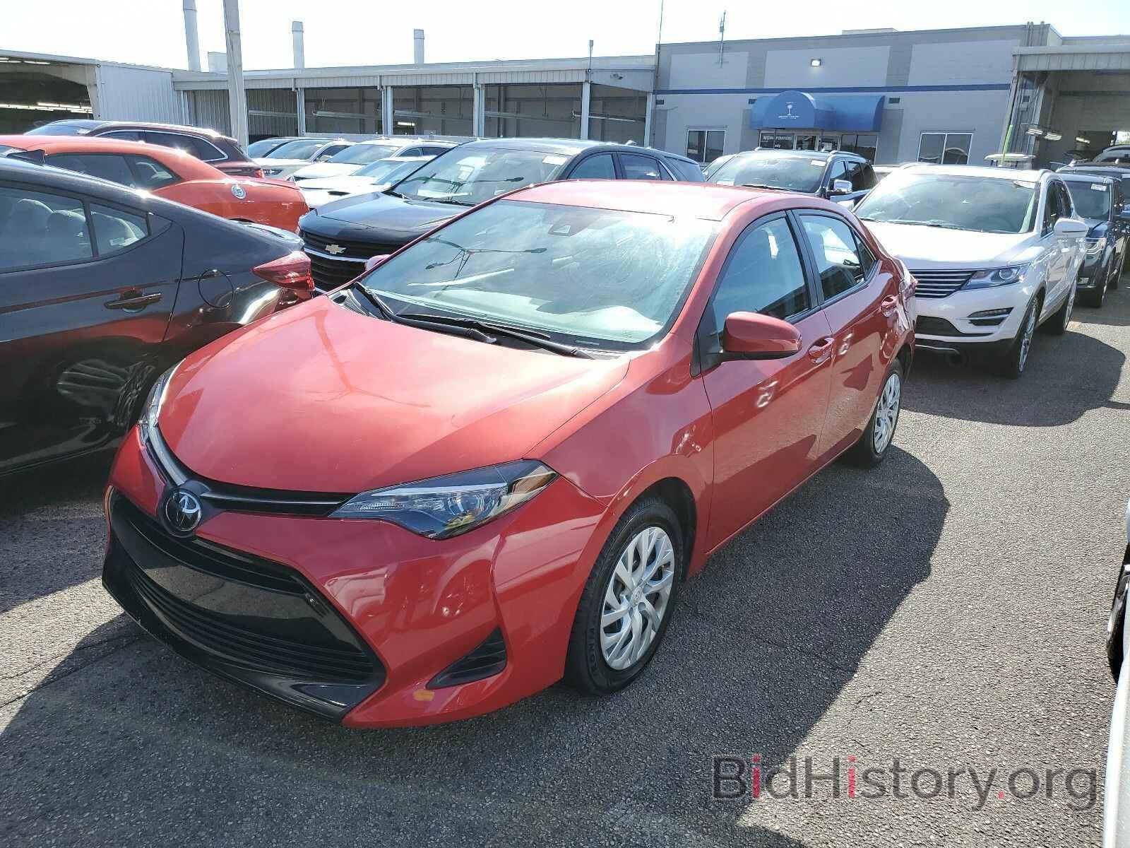 Photo 5YFBURHE8KP896347 - Toyota Corolla LE 2019