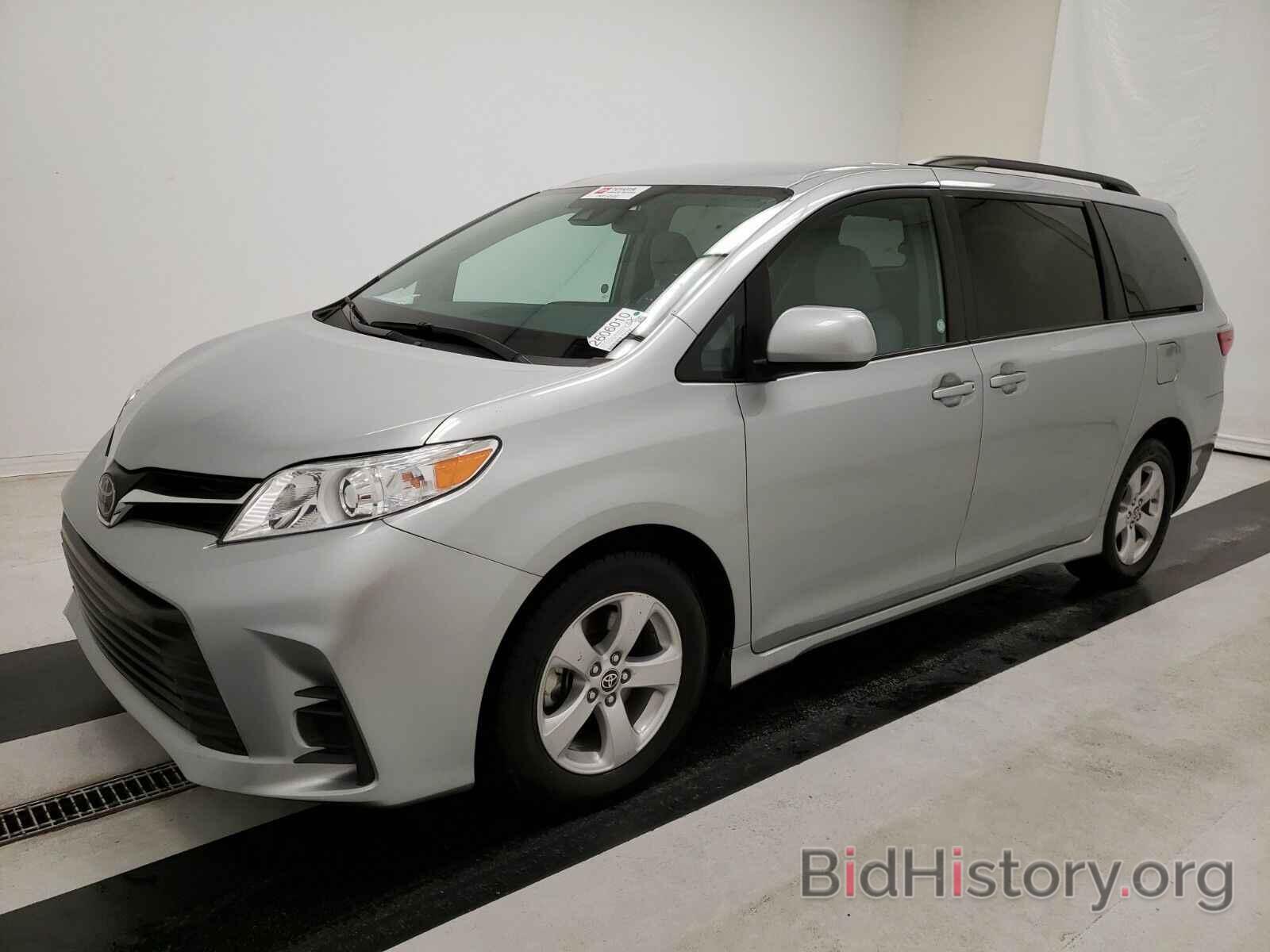 Photo 5TDKZ3DC6LS063917 - Toyota Sienna LE 2020