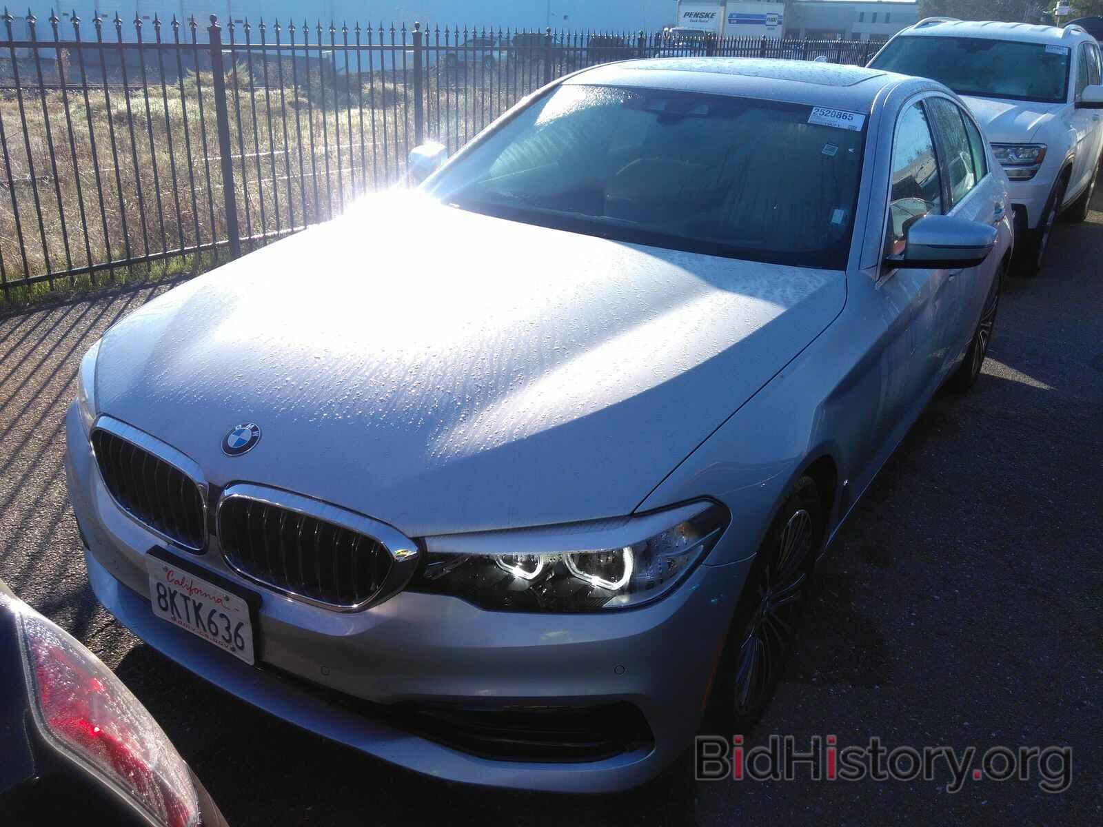 Photo WBAJA5C52KBX87205 - BMW 5 Series 2019