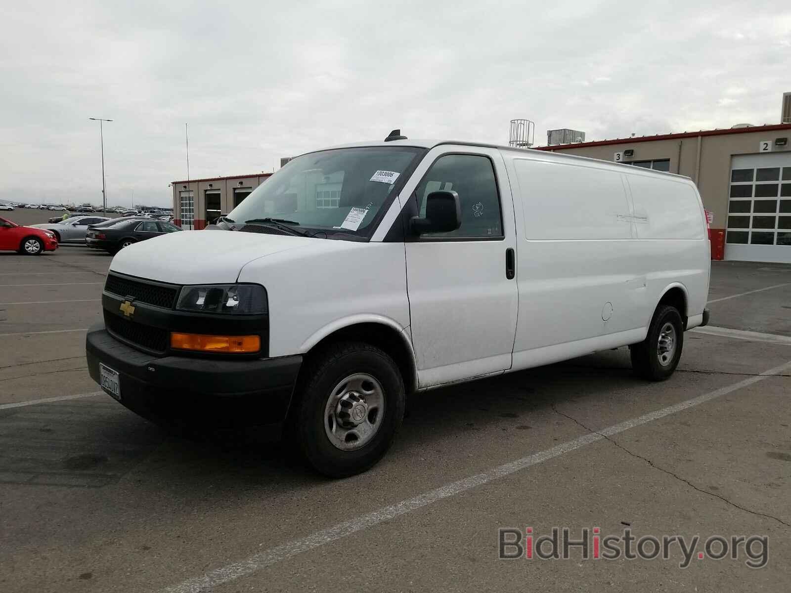 Photo 1GCWGBFG0L1151568 - Chevrolet Express Cargo Van 2020