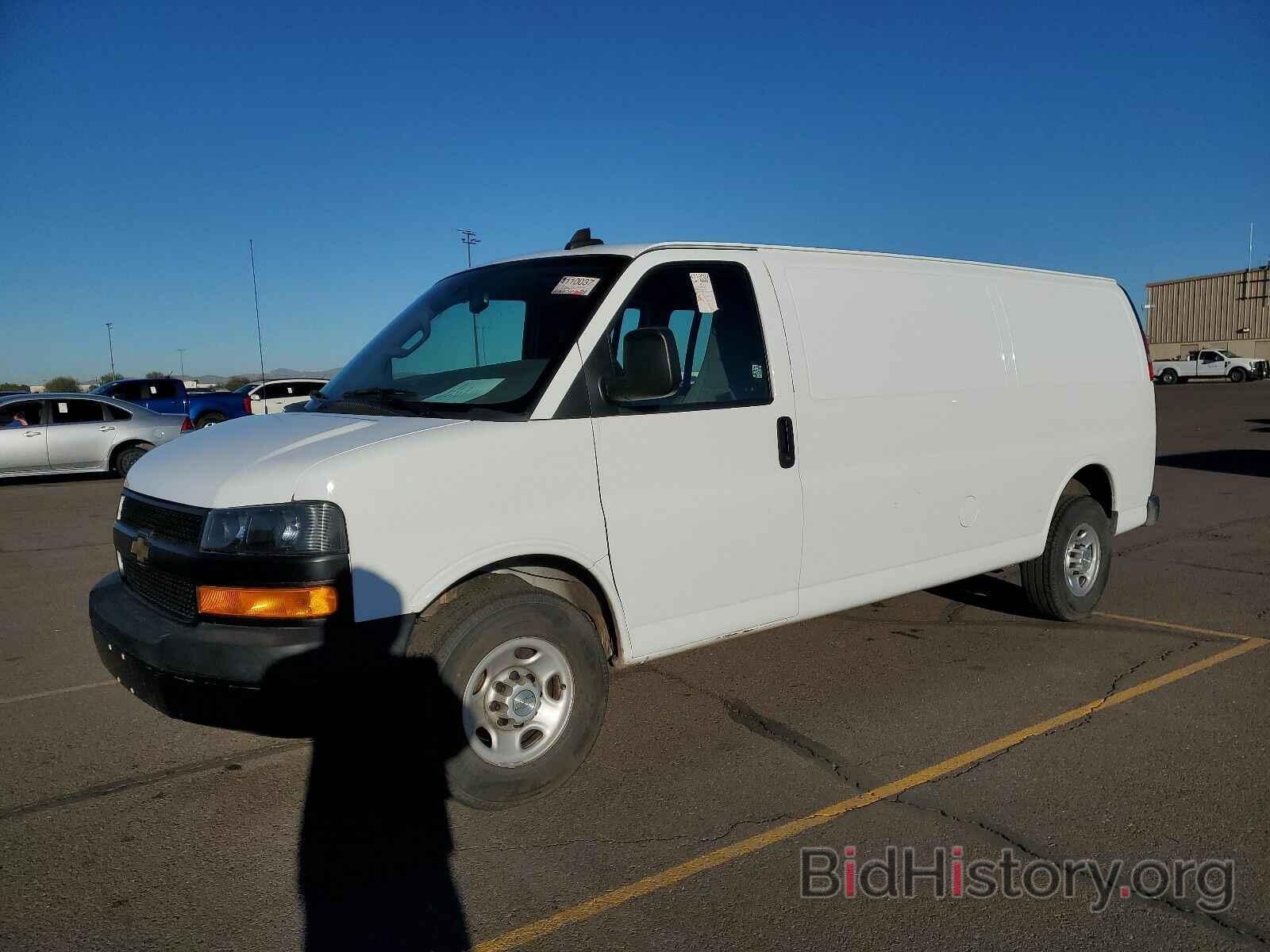 Photo 1GCWGBFG8L1125140 - Chevrolet Express Cargo Van 2020