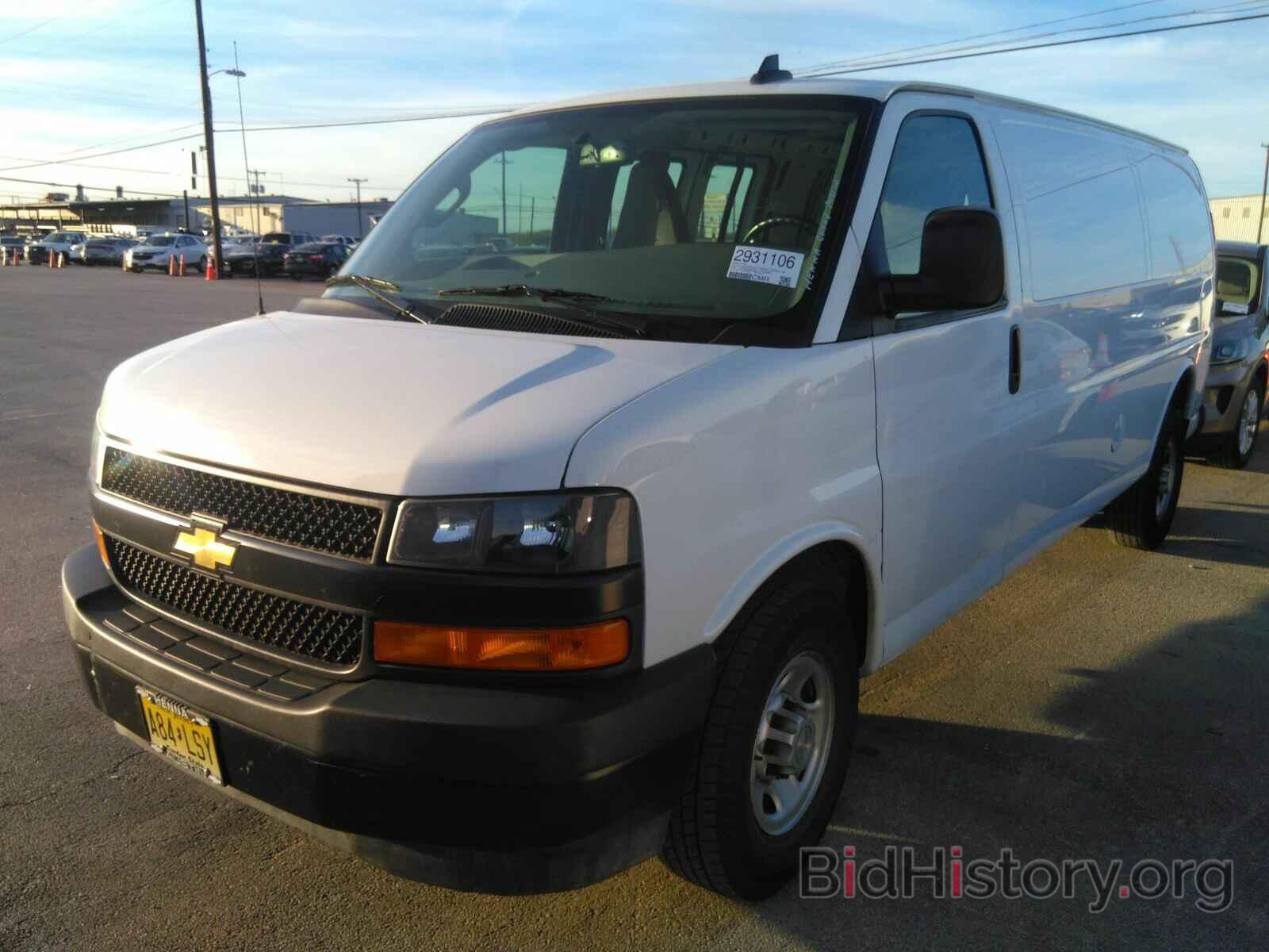 Photo 1GCWGBFG6L1123466 - Chevrolet Express Cargo Van 2020