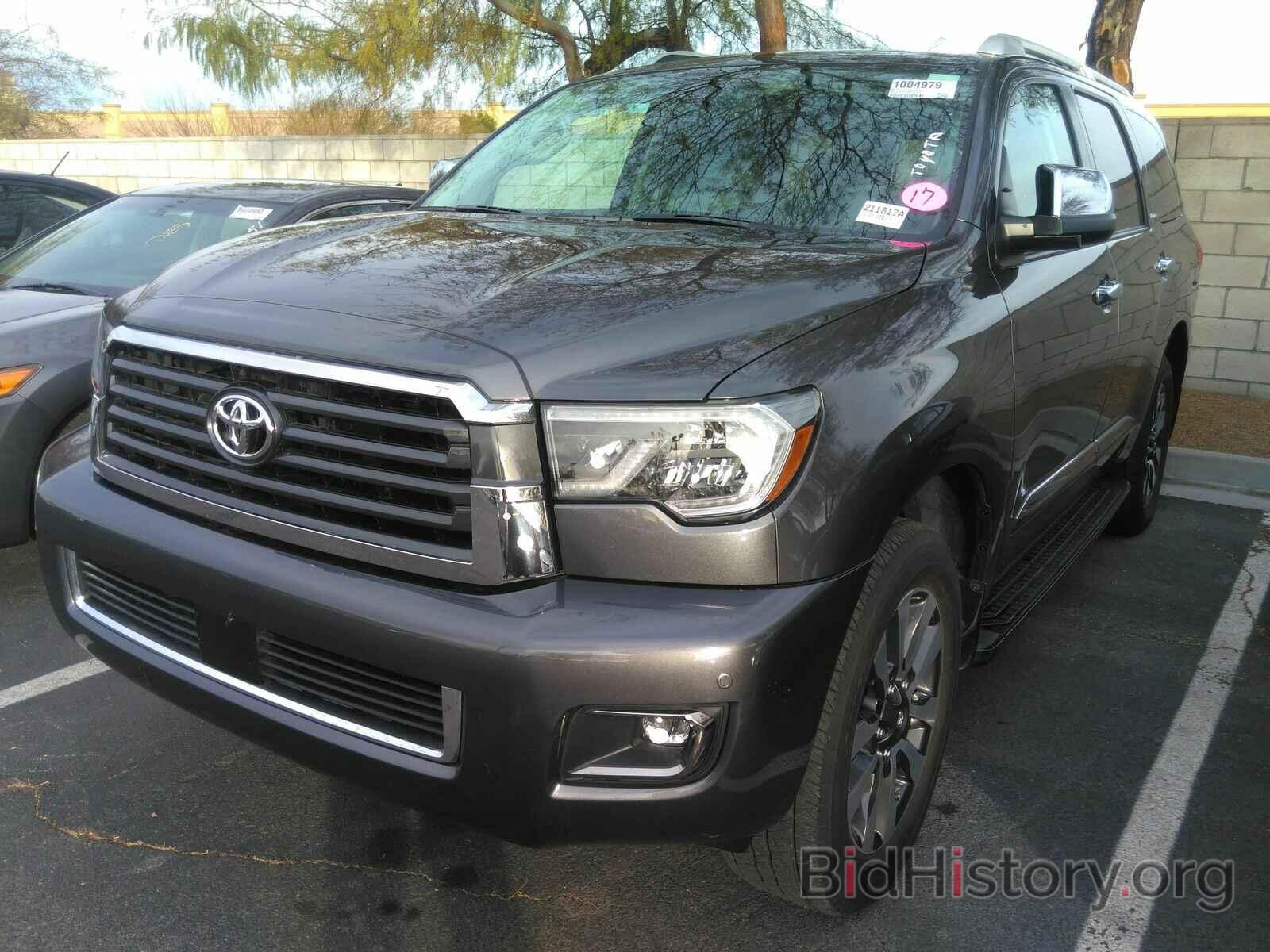 Photo 5TDJY5G10KS174207 - Toyota Sequoia 2019