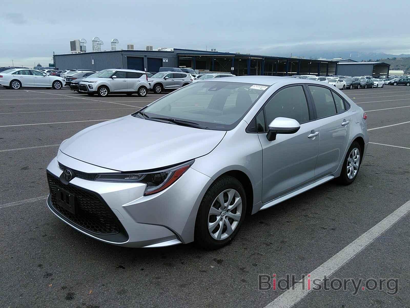 Фотография JTDEPRAE9LJ036557 - Toyota Corolla LE 2020