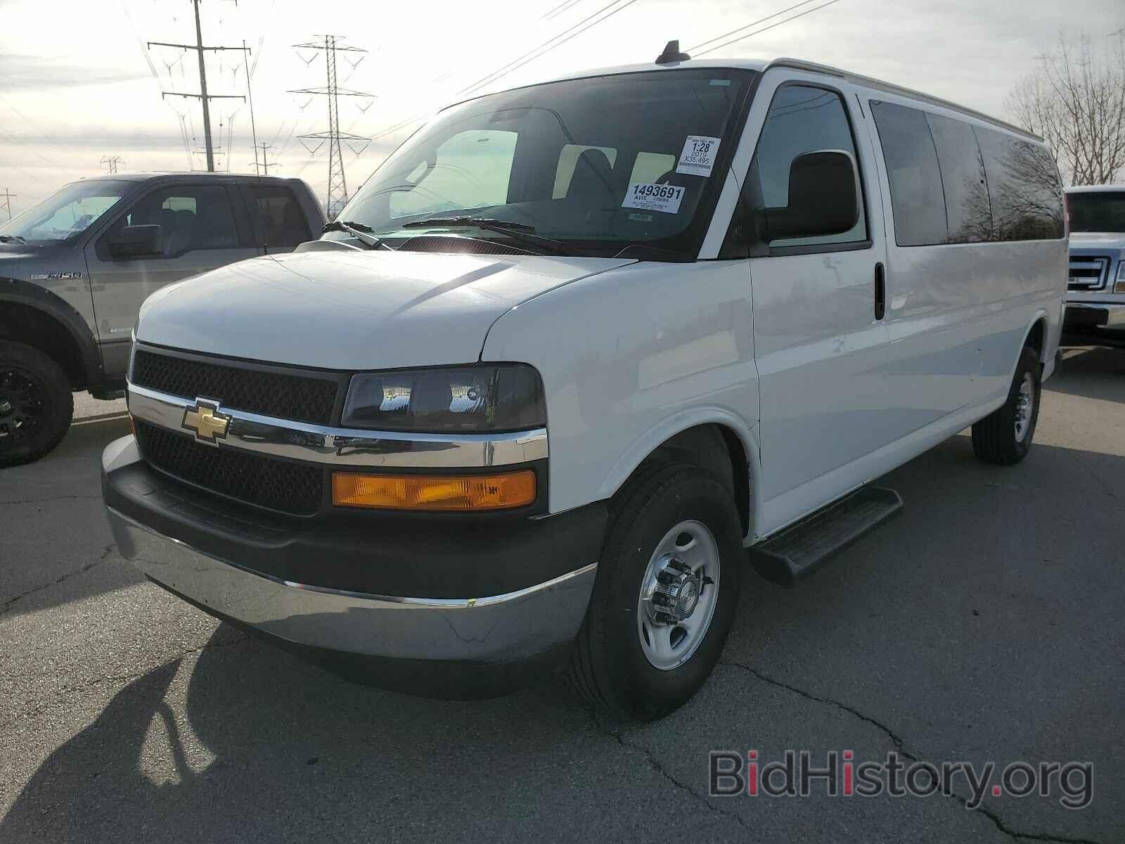 Photo 1GAZGPFG4K1212700 - Chevrolet Express Passenger 2019